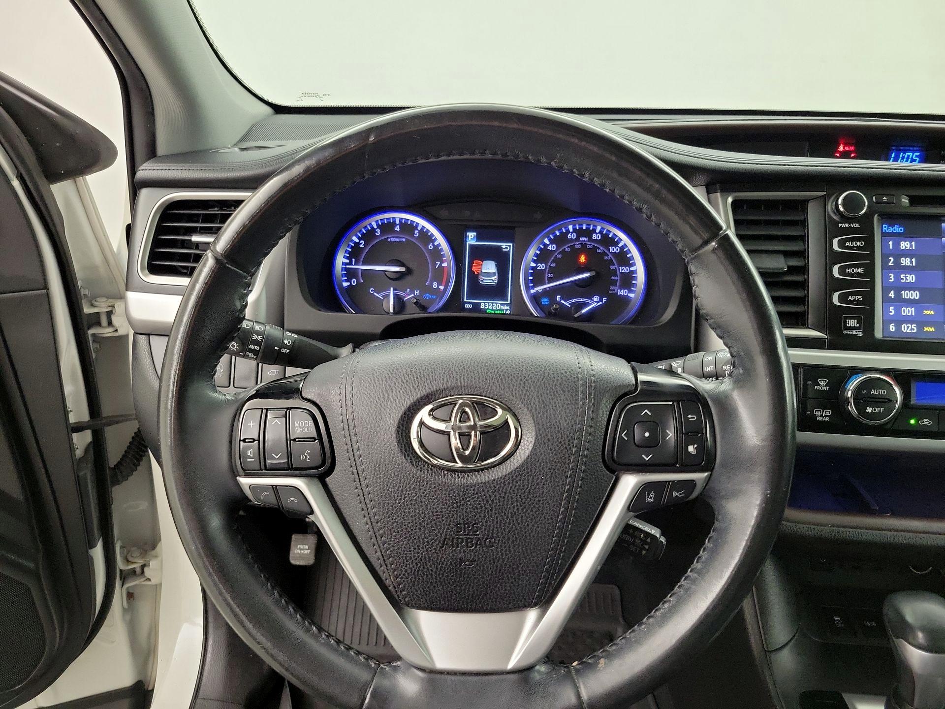 Thumbnail: 2019 Toyota Highlander - 10