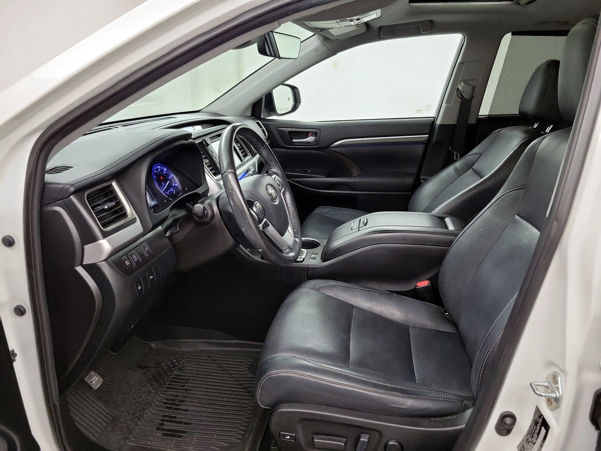 Thumbnail: 2019 Toyota Highlander - 11