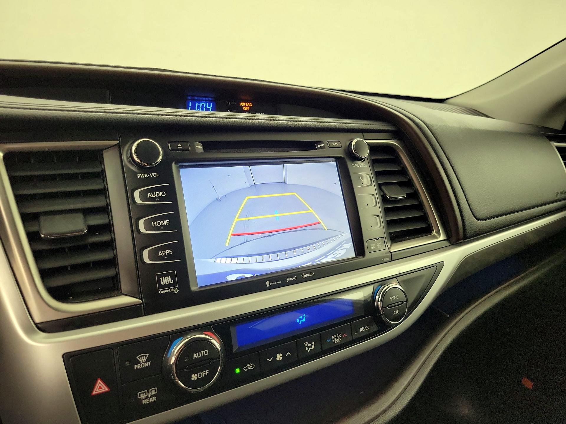 Thumbnail: 2019 Toyota Highlander - 14