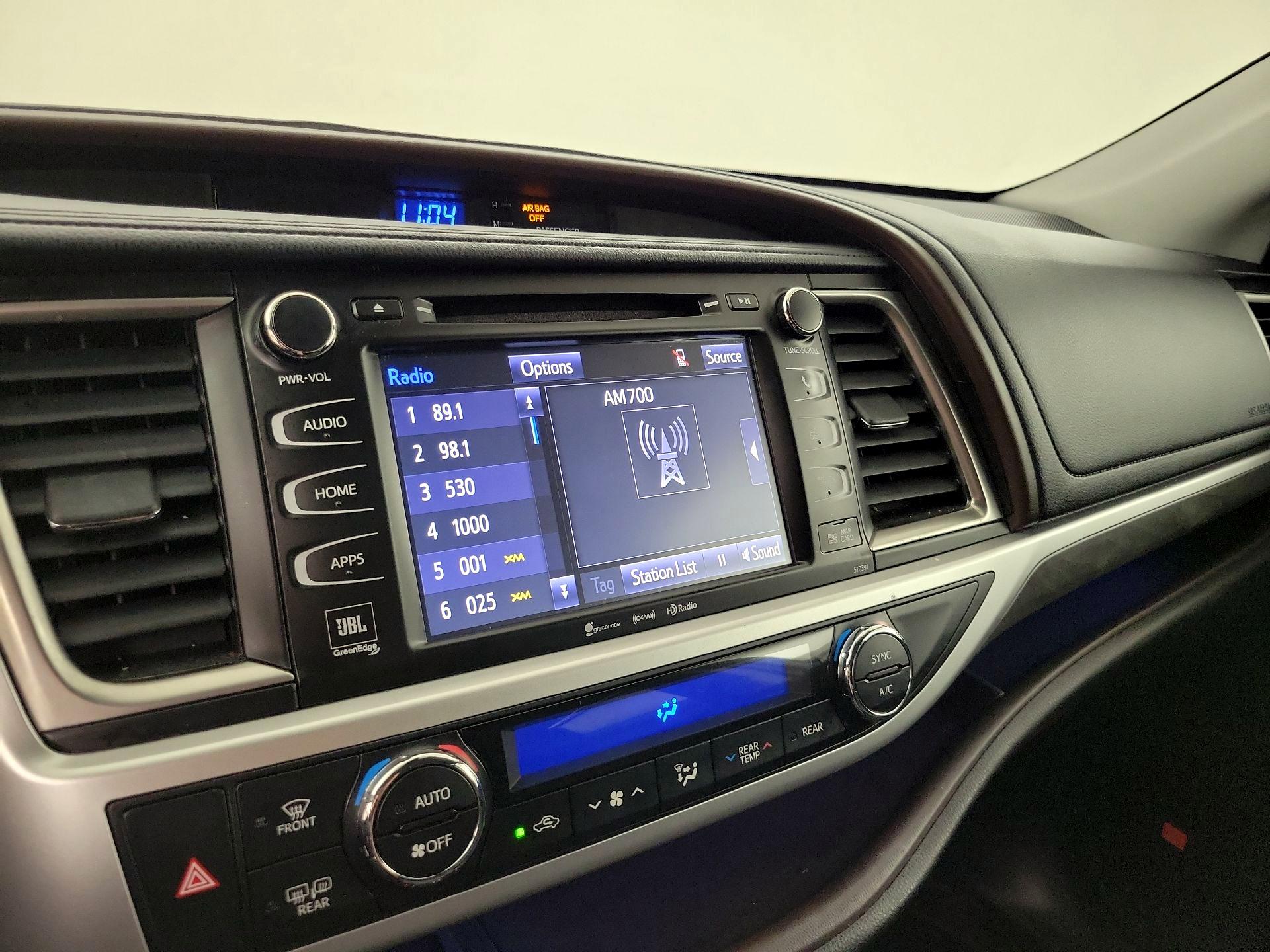 Thumbnail: 2019 Toyota Highlander - 15