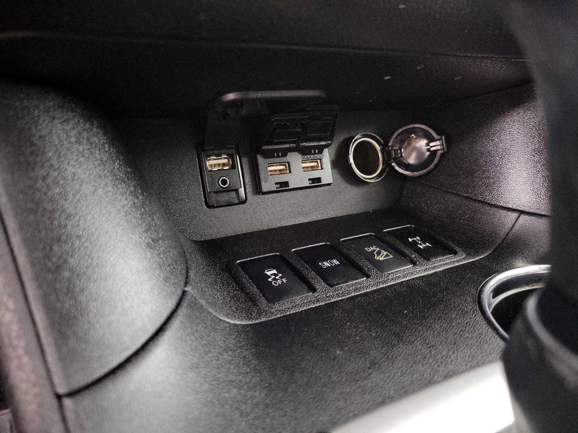 Thumbnail: 2019 Toyota Highlander - 18