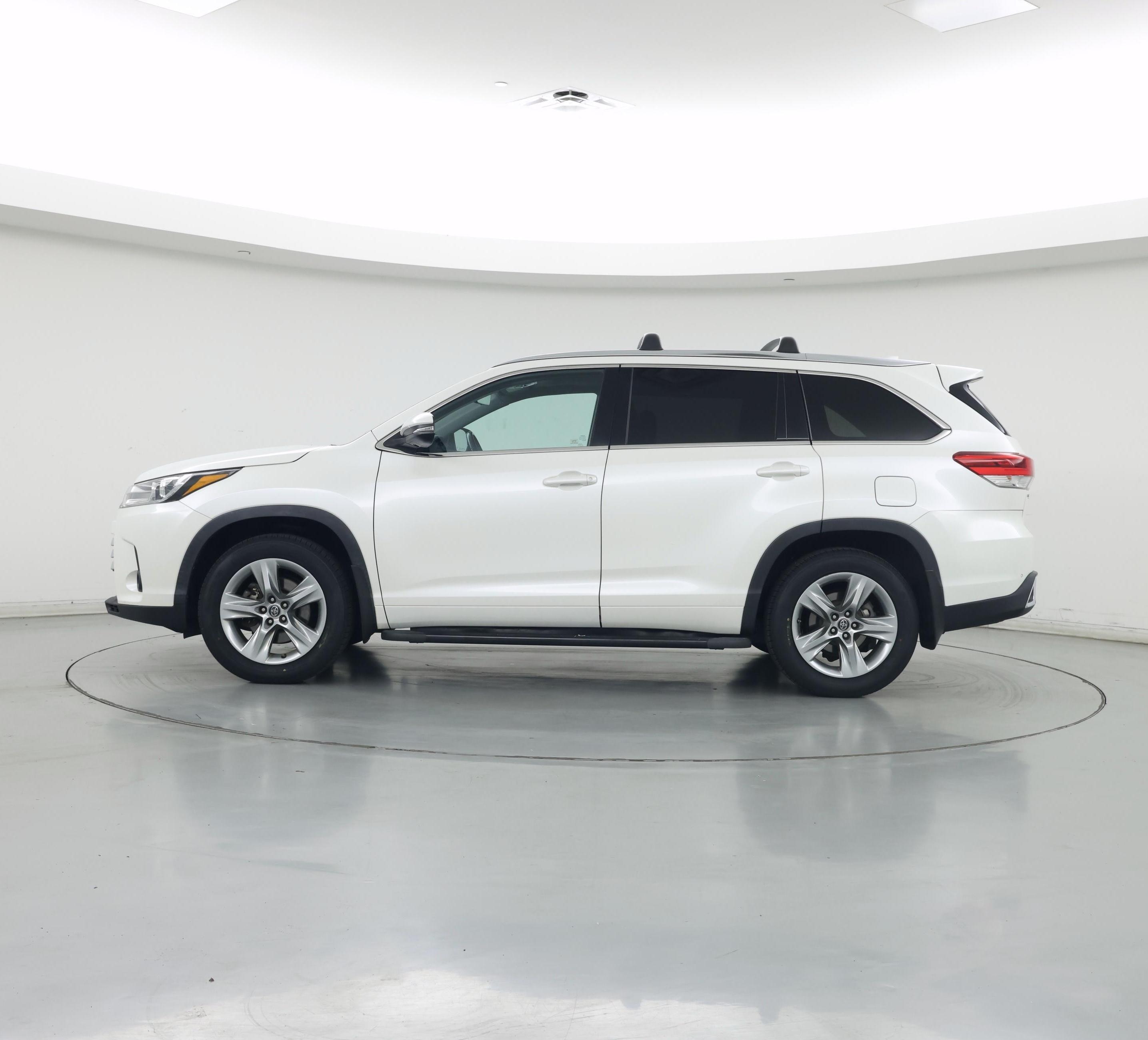 Thumbnail: 2019 Toyota Highlander - 3