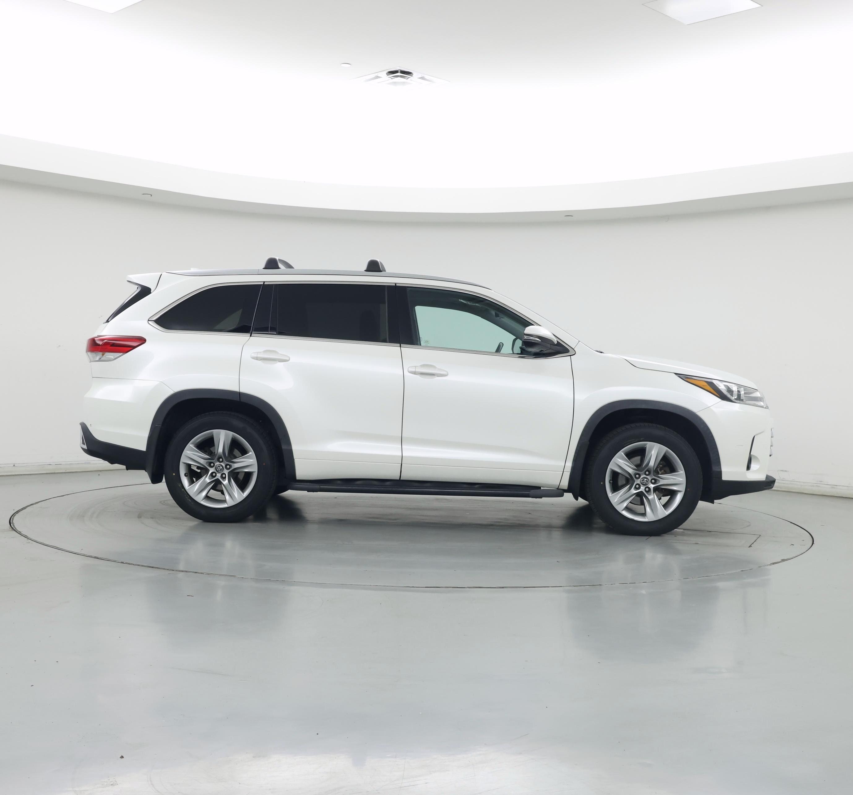 Thumbnail: 2019 Toyota Highlander - 7