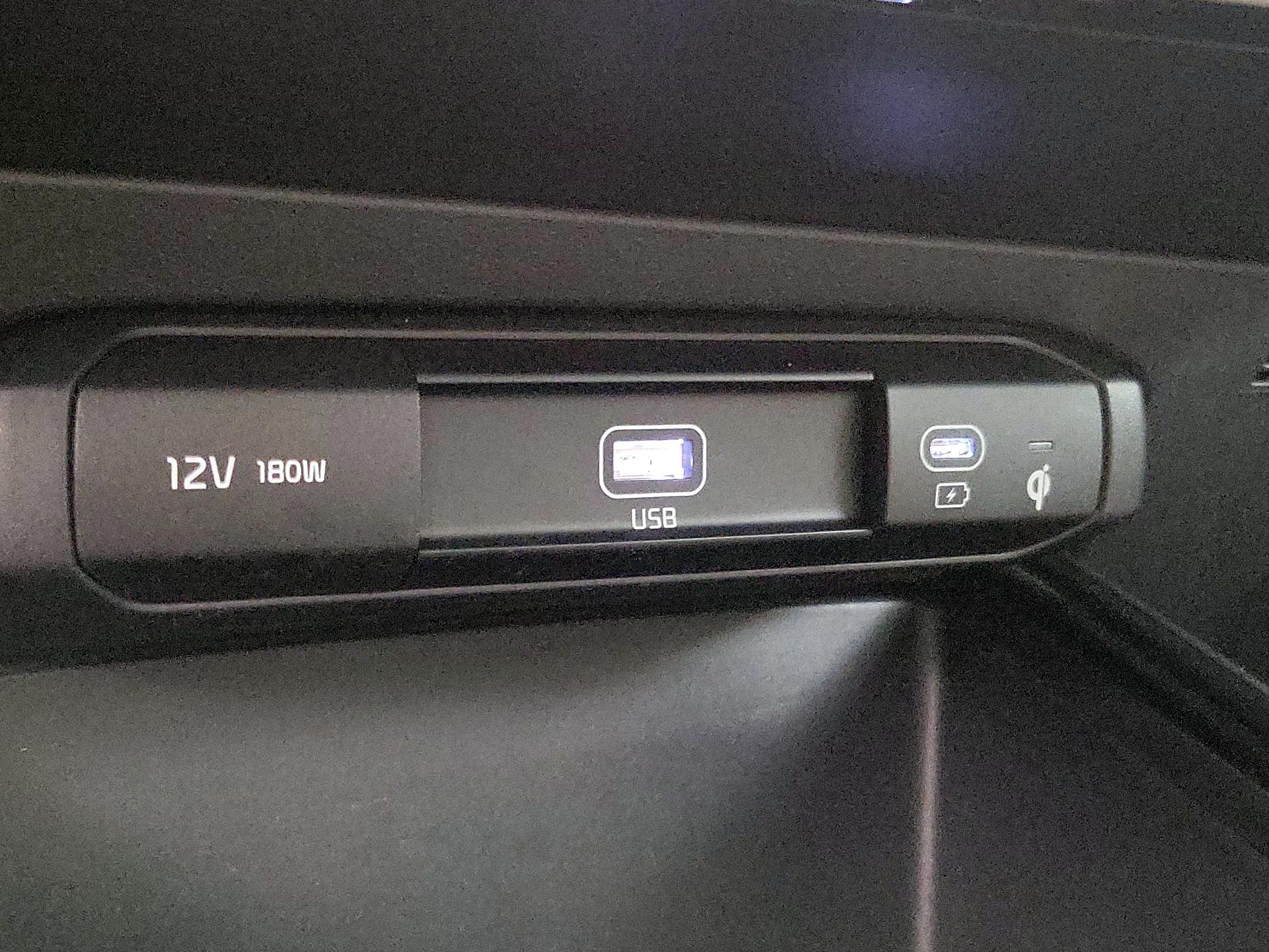 Thumbnail: 2023 Kia Niro - 18