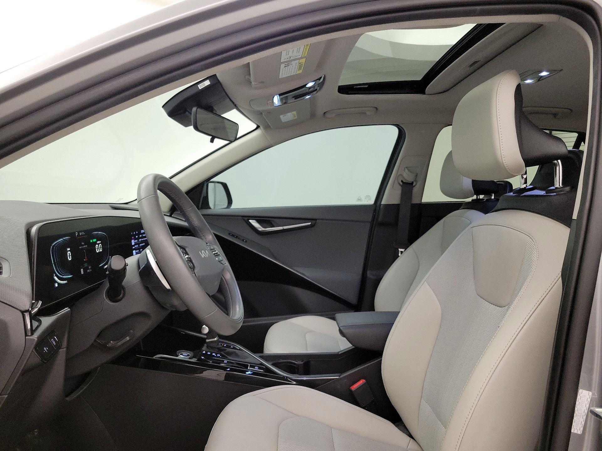 Thumbnail: 2023 Kia Niro - 19
