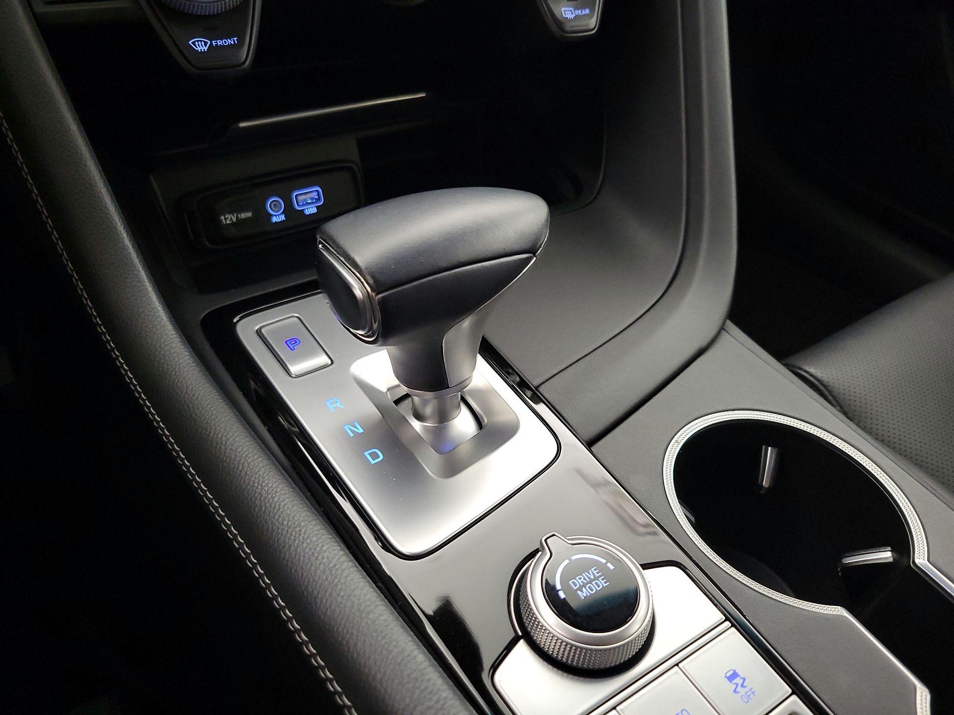 Thumbnail: 2020 Genesis G70 - 17
