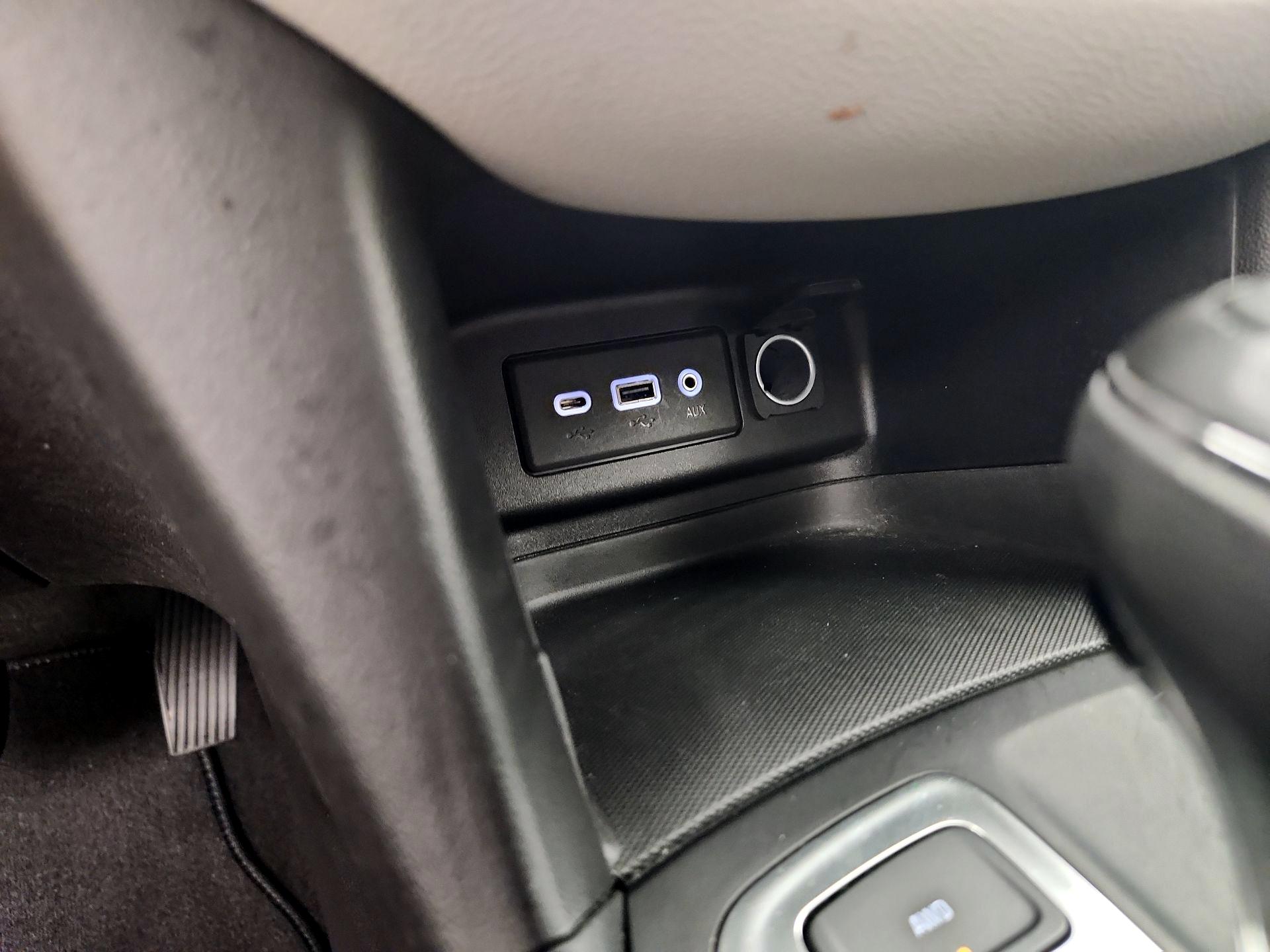 Thumbnail: 2019 Chevrolet Equinox - 18