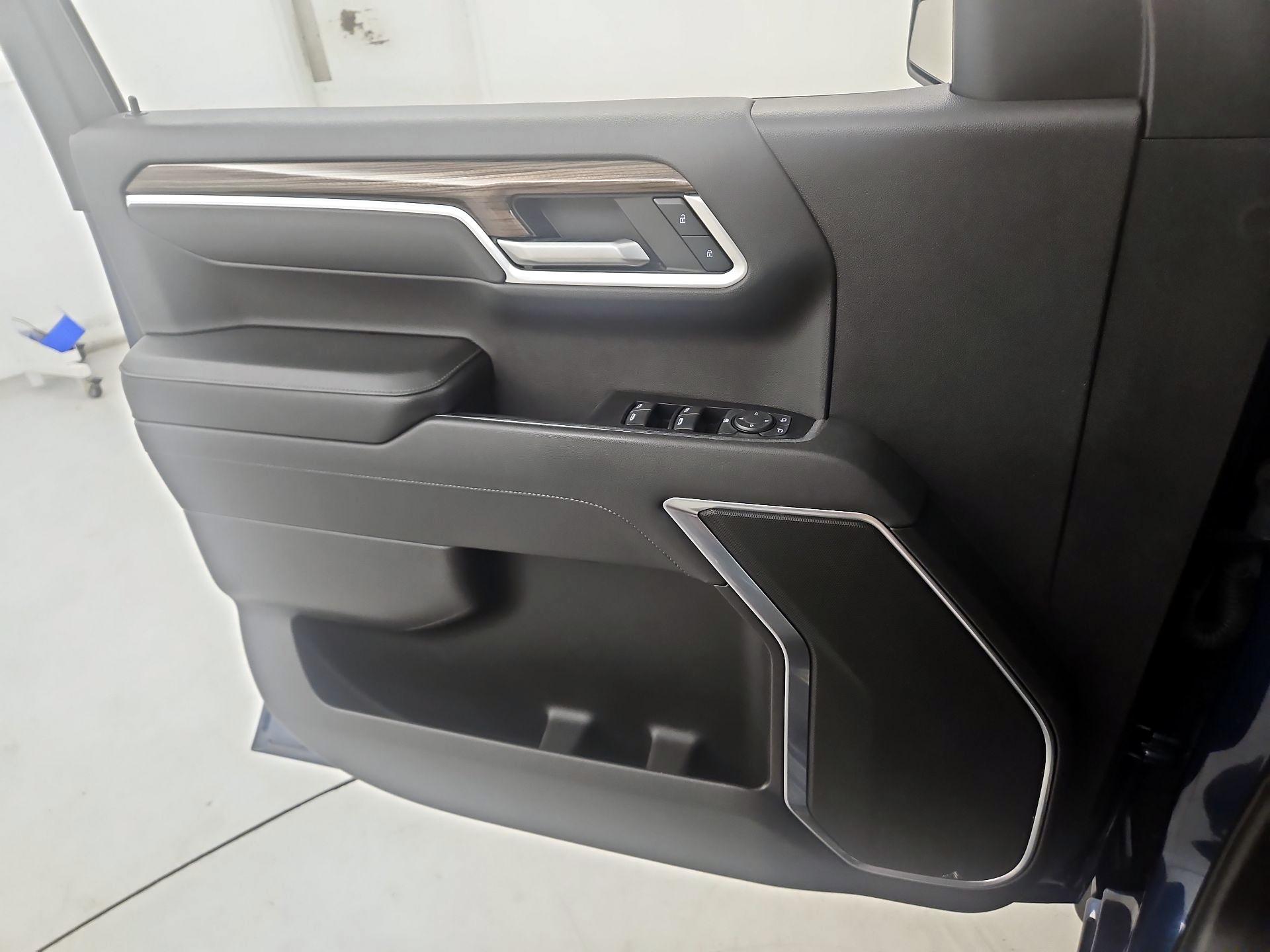 Thumbnail: 2022 Chevrolet Silverado 1500 - 12