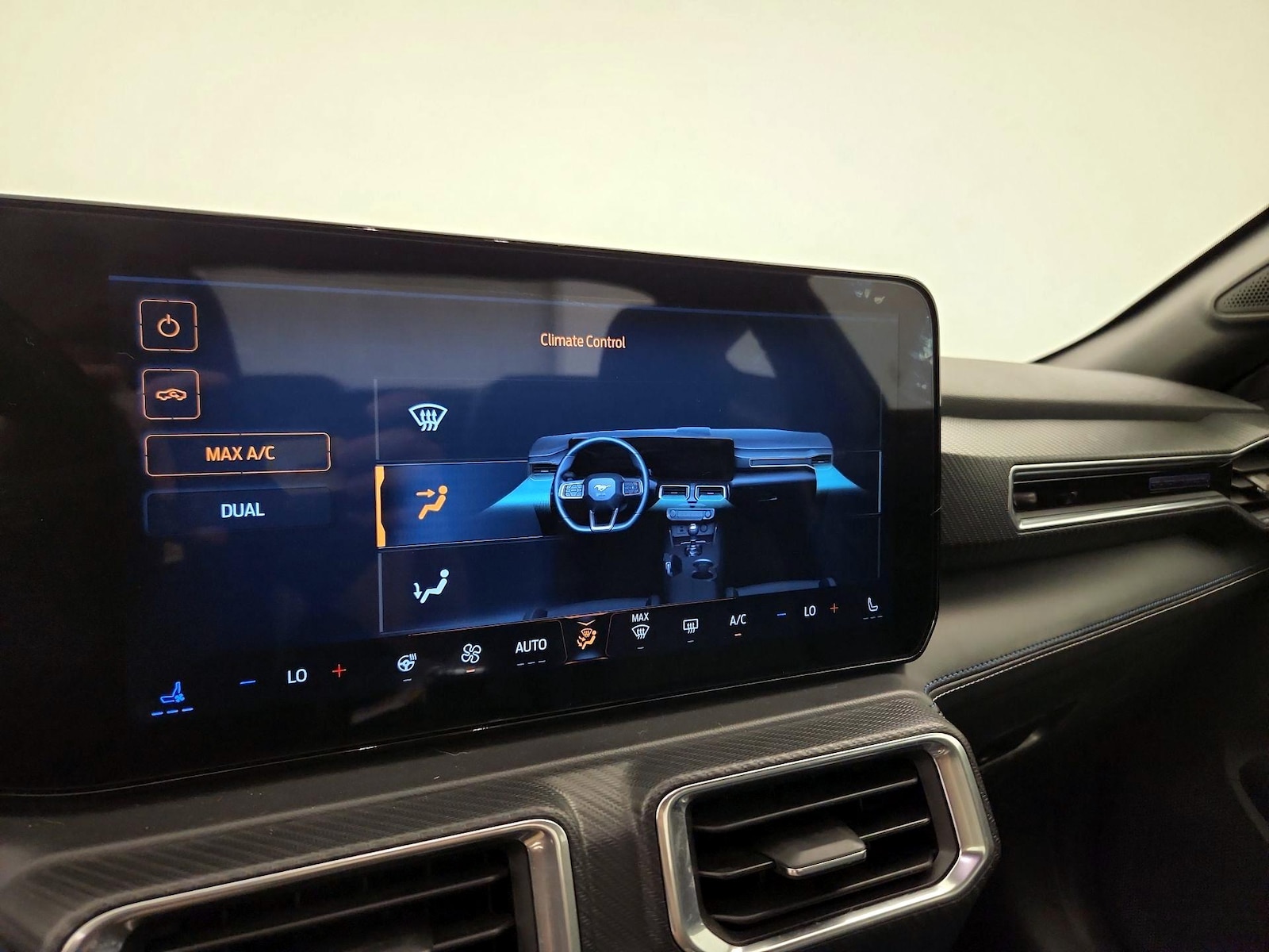 2025 Ford Mustang GT Premium - Photo 18