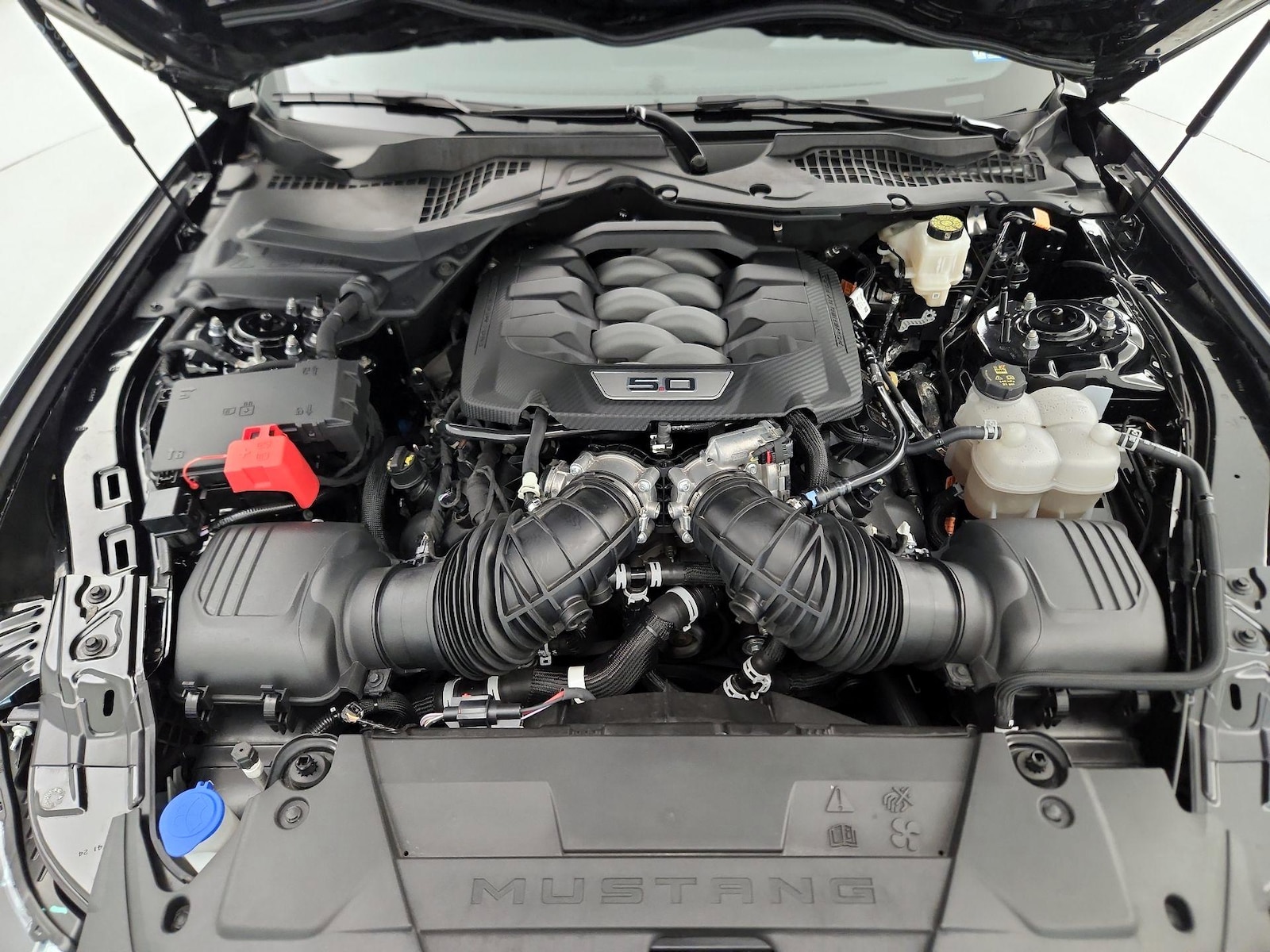 2025 Ford Mustang GT Premium - Photo 23