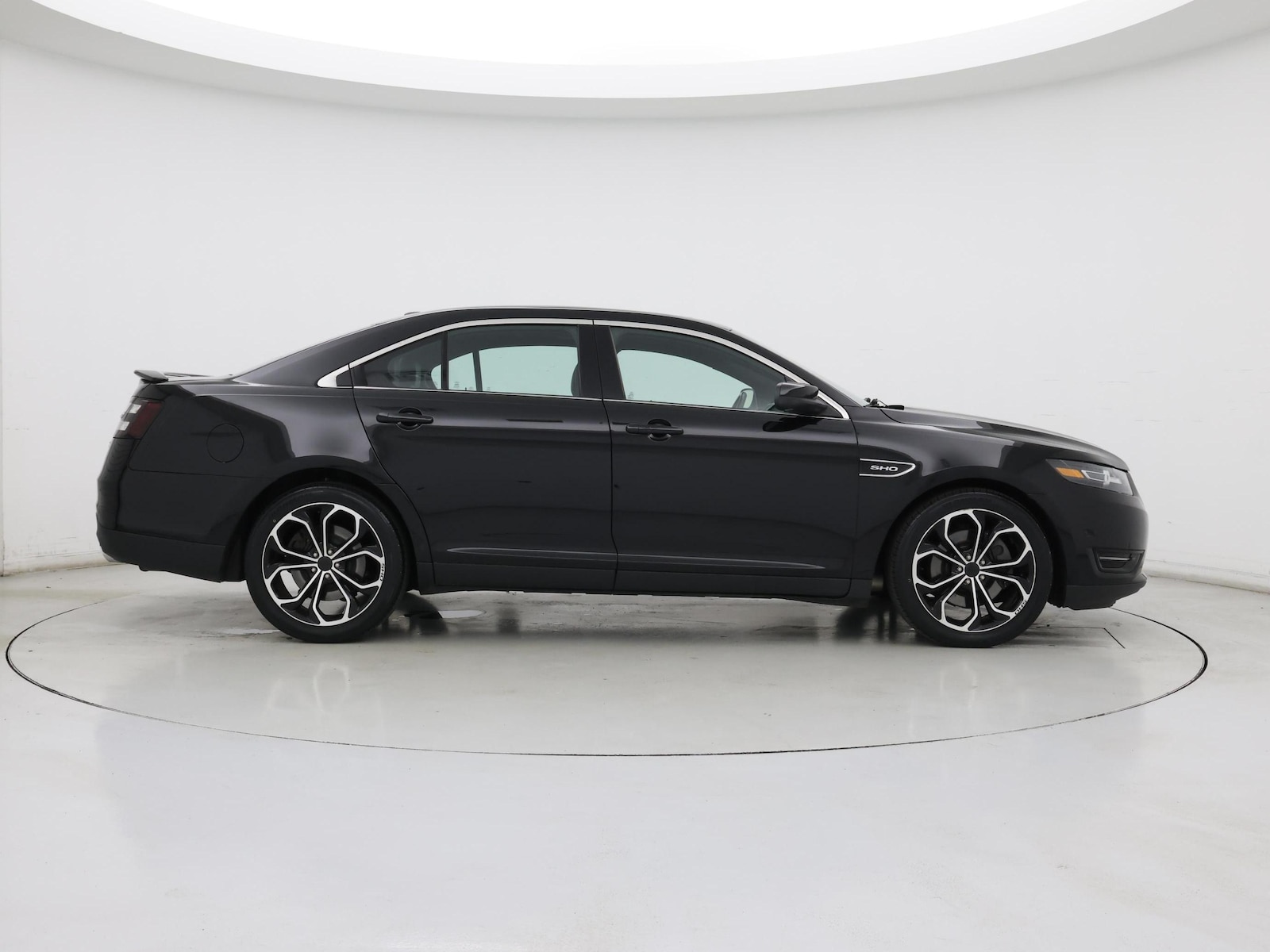 2017 Ford Taurus SHO - Photo 8