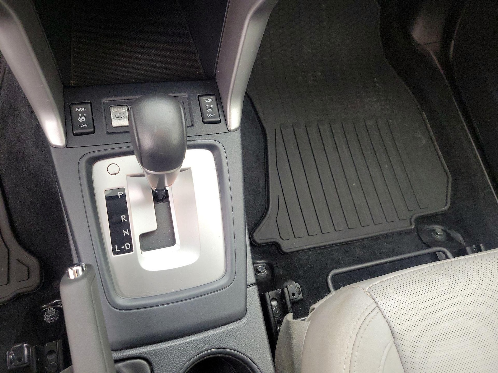 2017 Subaru Forester Limited - Photo 18