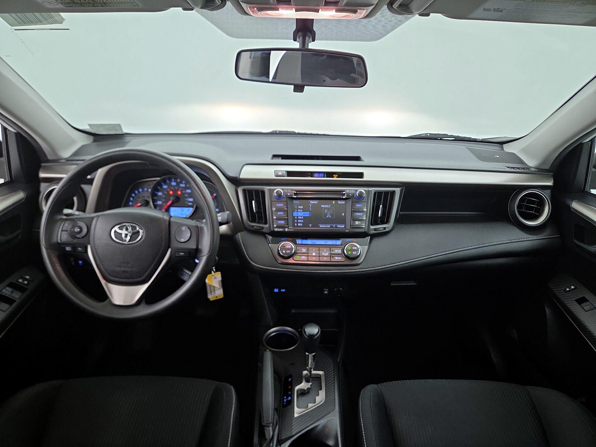 Thumbnail: 2015 Toyota RAV4 - 9