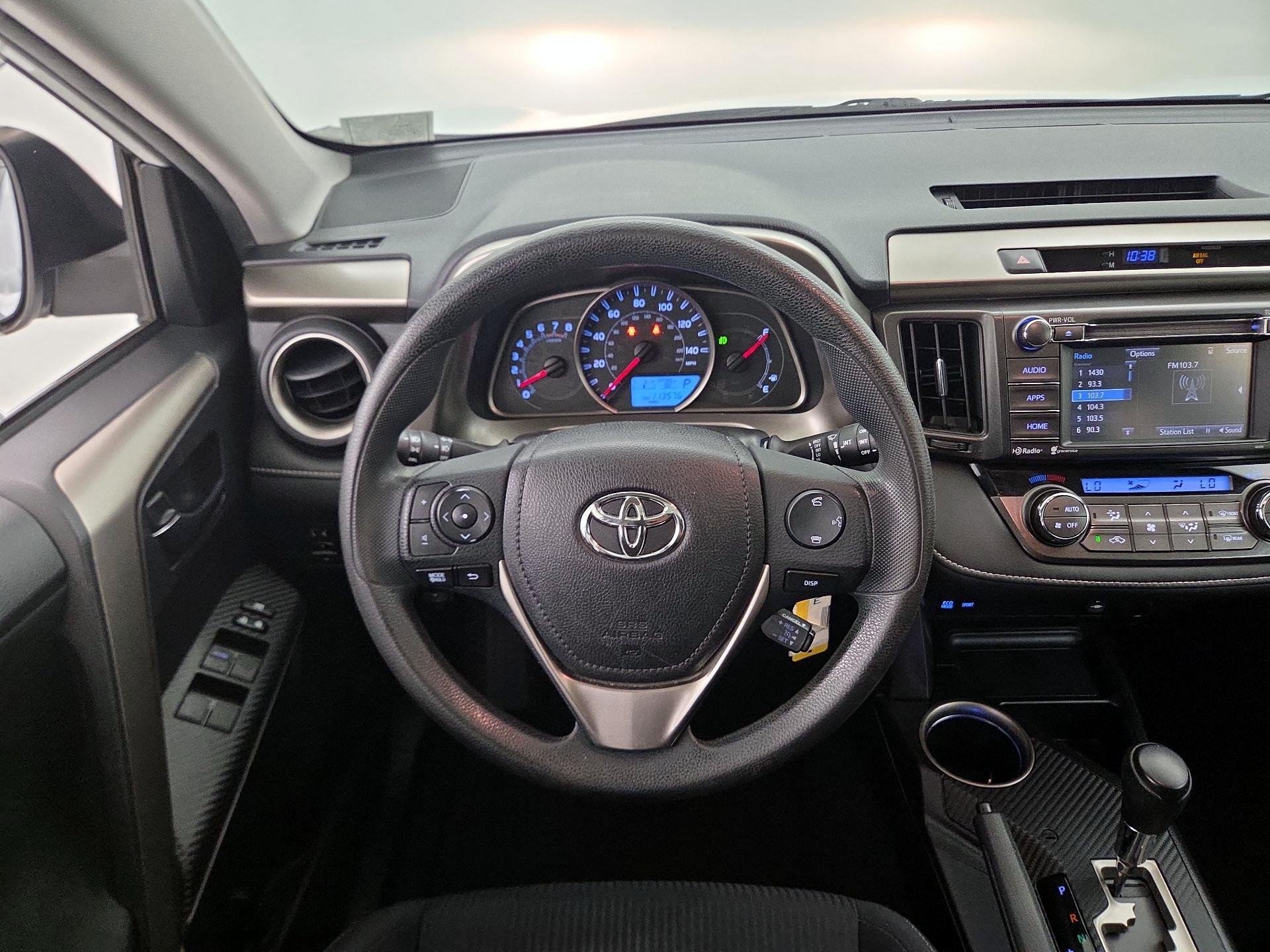 Thumbnail: 2015 Toyota RAV4 - 10