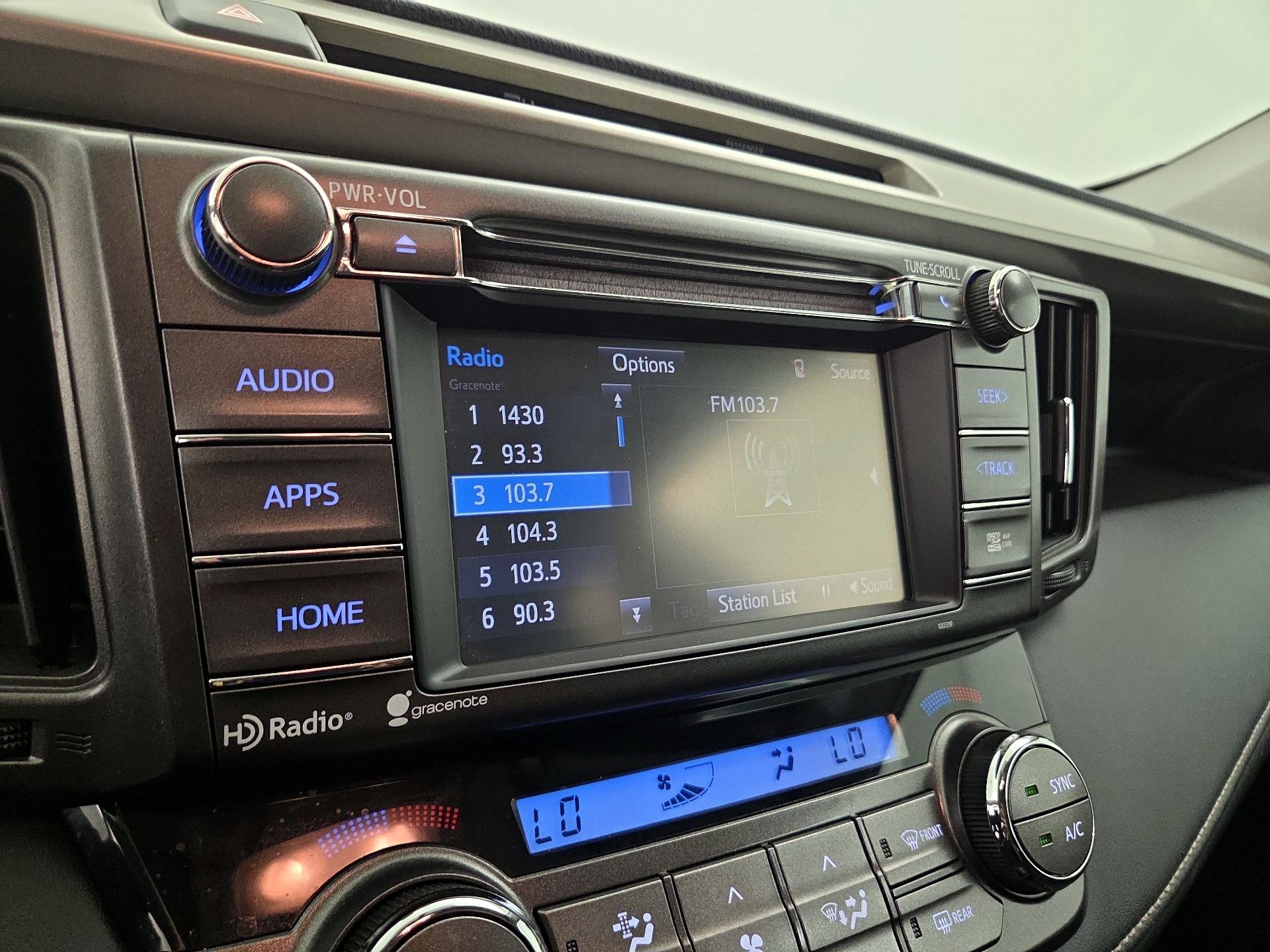 Thumbnail: 2015 Toyota RAV4 - 15