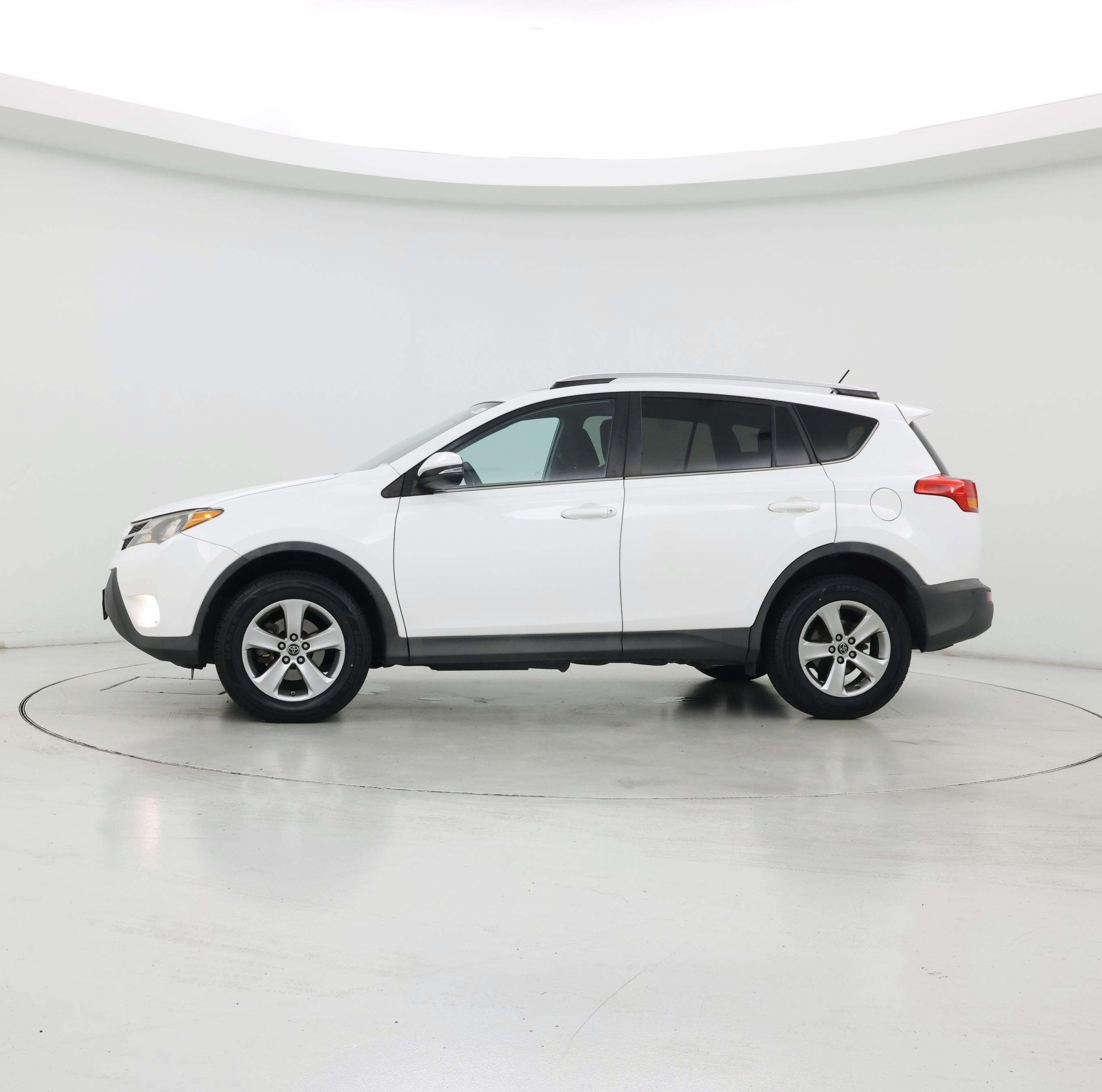 Thumbnail: 2015 Toyota RAV4 - 3