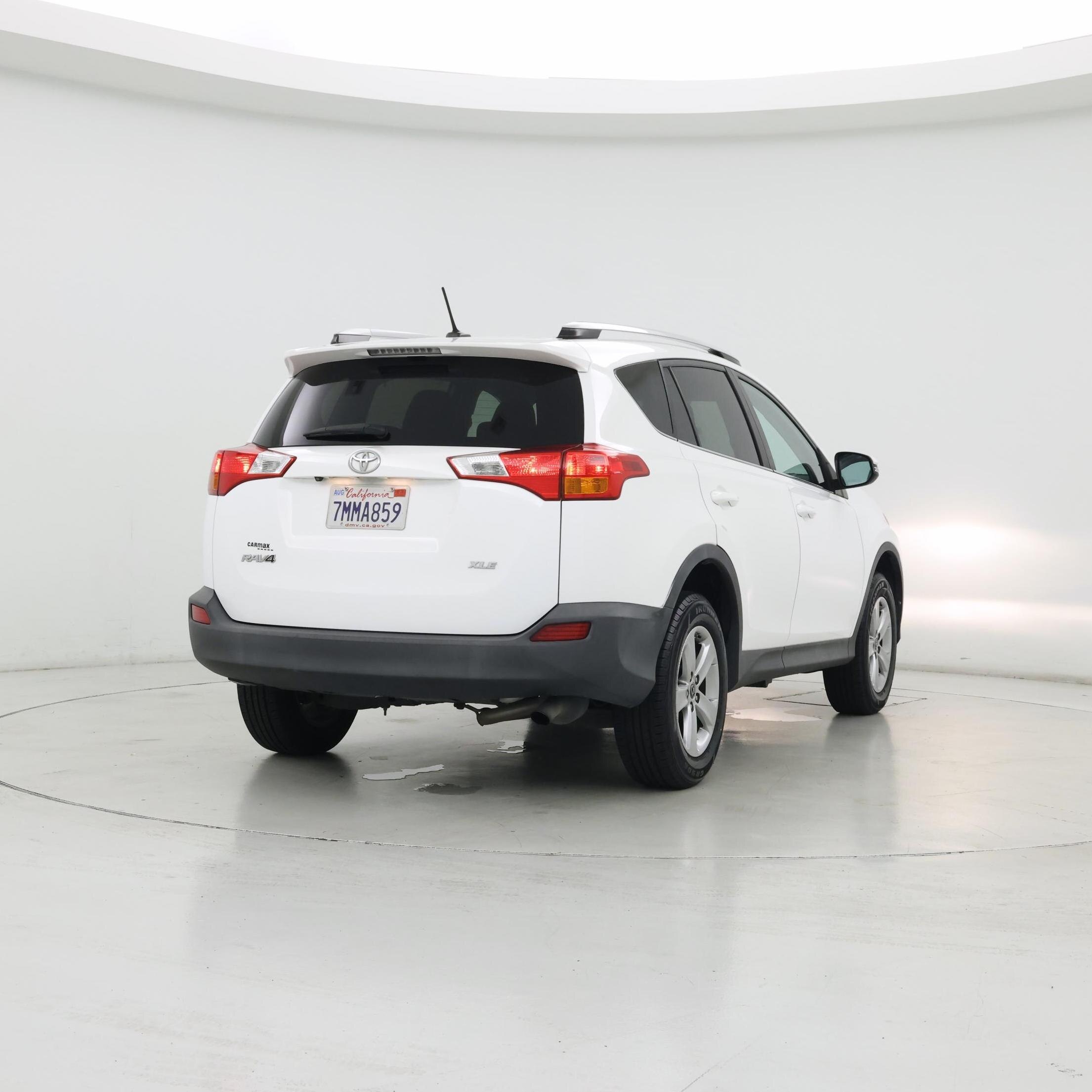 Thumbnail: 2015 Toyota RAV4 - 8