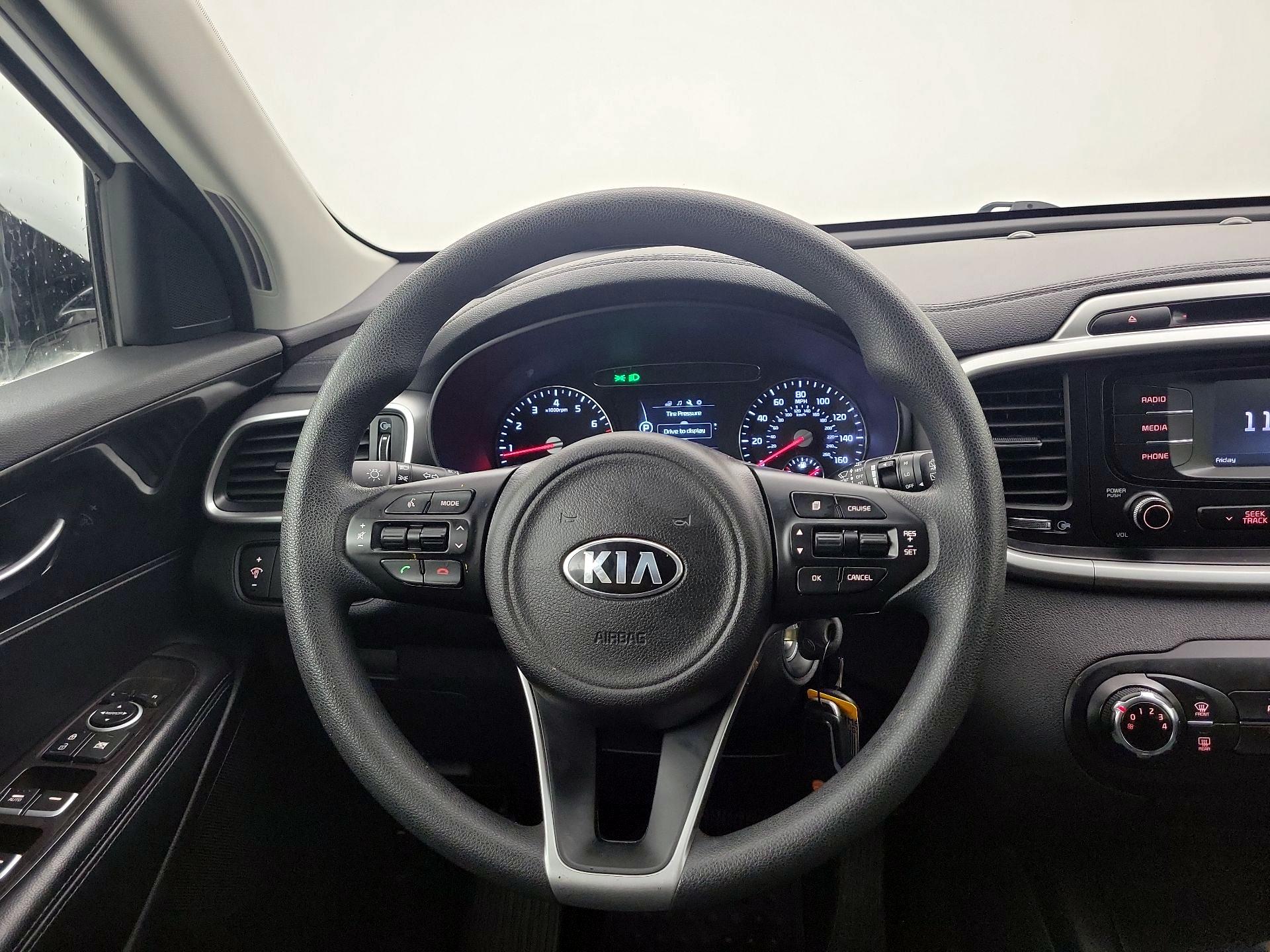 Thumbnail: 2018 Kia Sorento - 10
