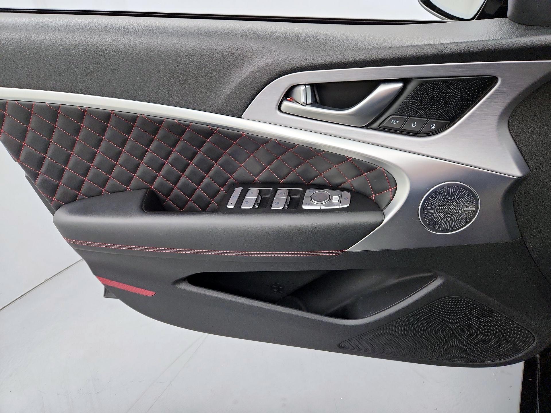 Thumbnail: 2020 Genesis G70 - 12