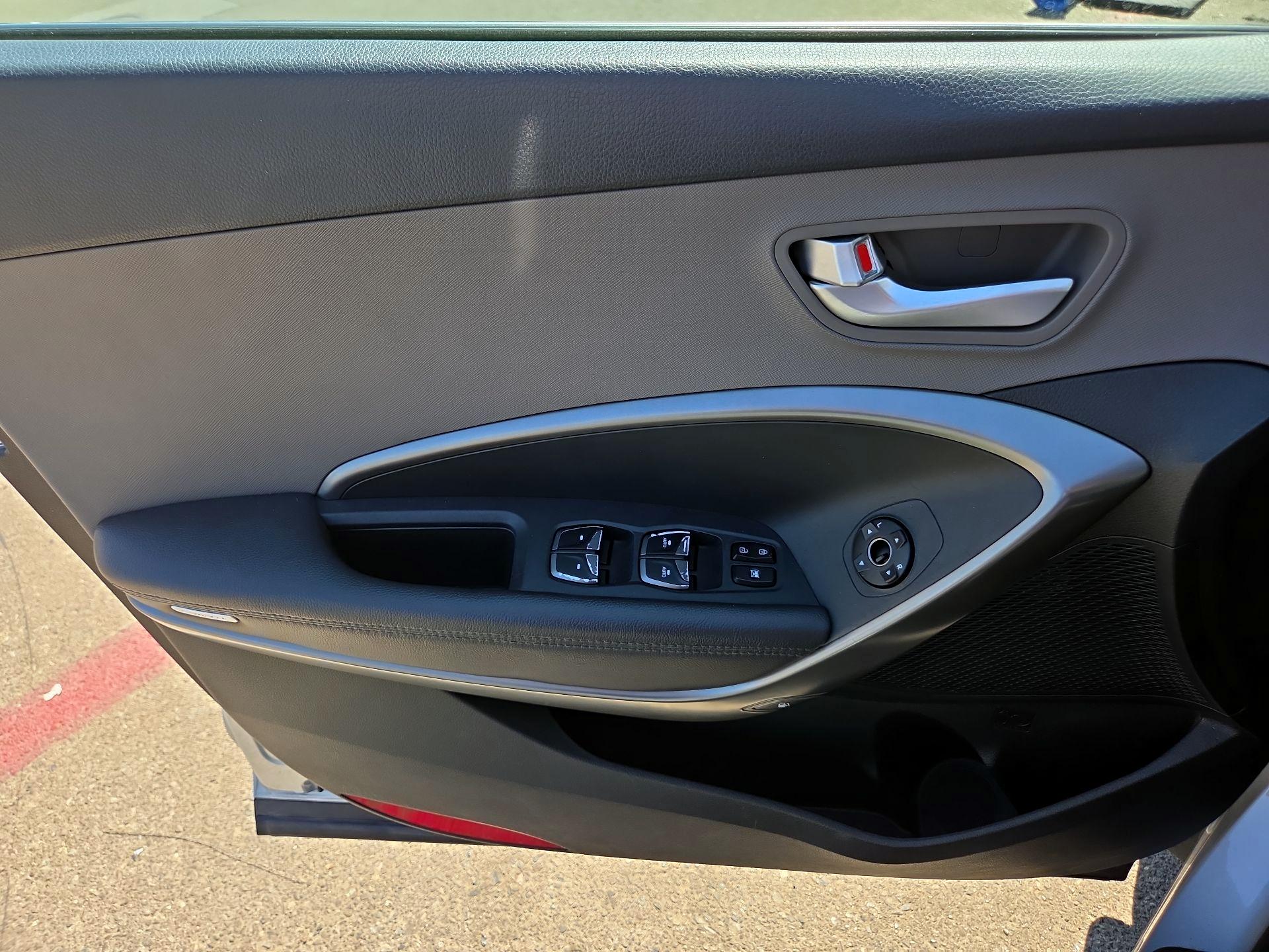 Thumbnail: 2018 Hyundai Santa Fe - 10
