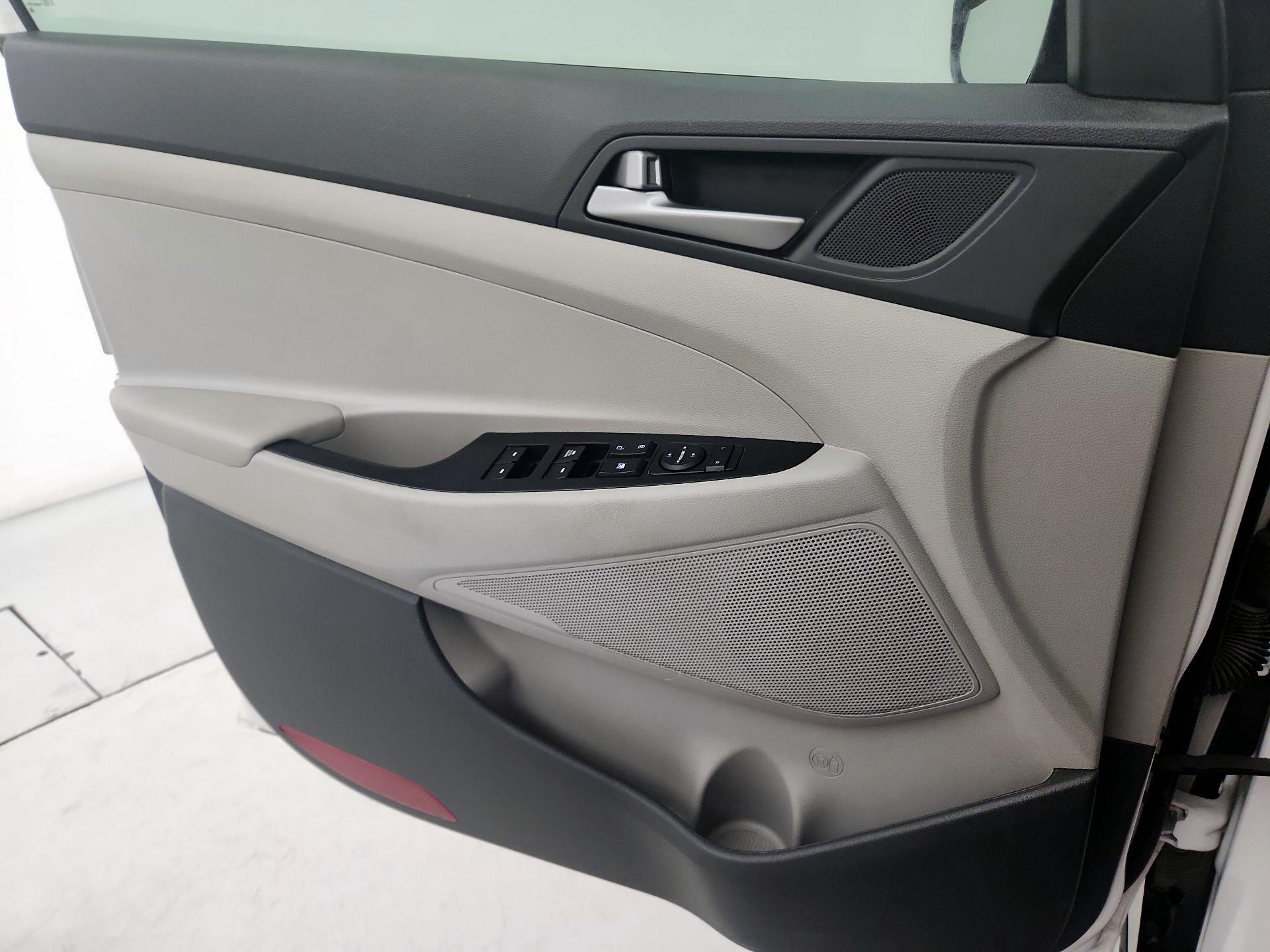 Thumbnail: 2017 Hyundai Tucson - 12