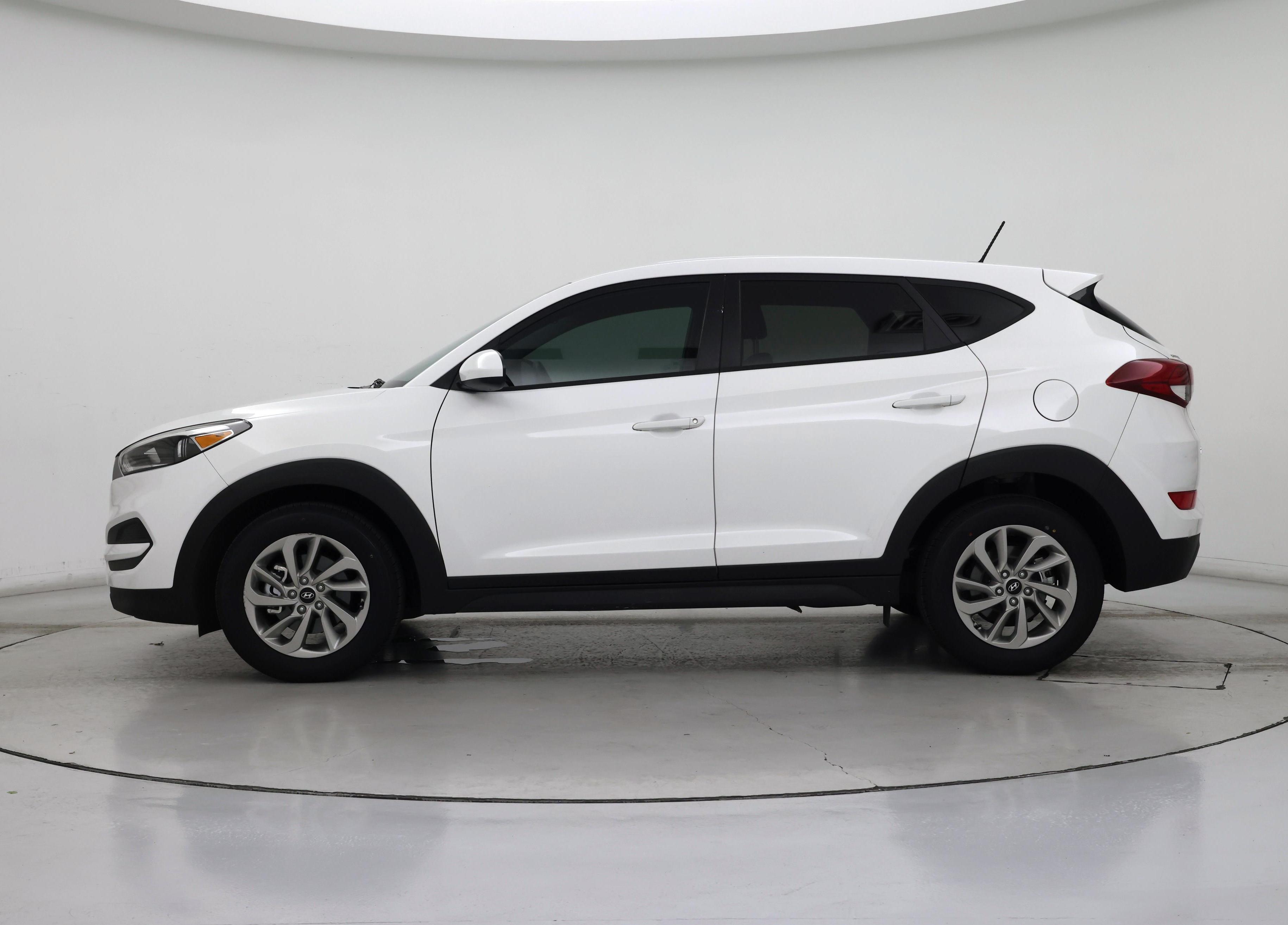 Thumbnail: 2017 Hyundai Tucson - 3