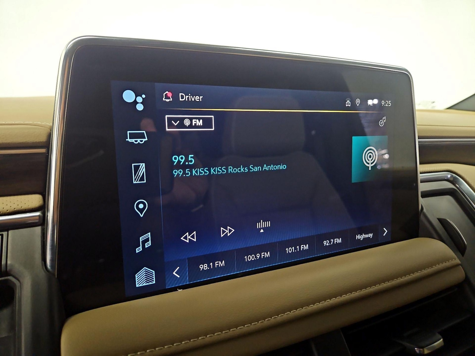 2024 Chevrolet Suburban Premier - Photo 16