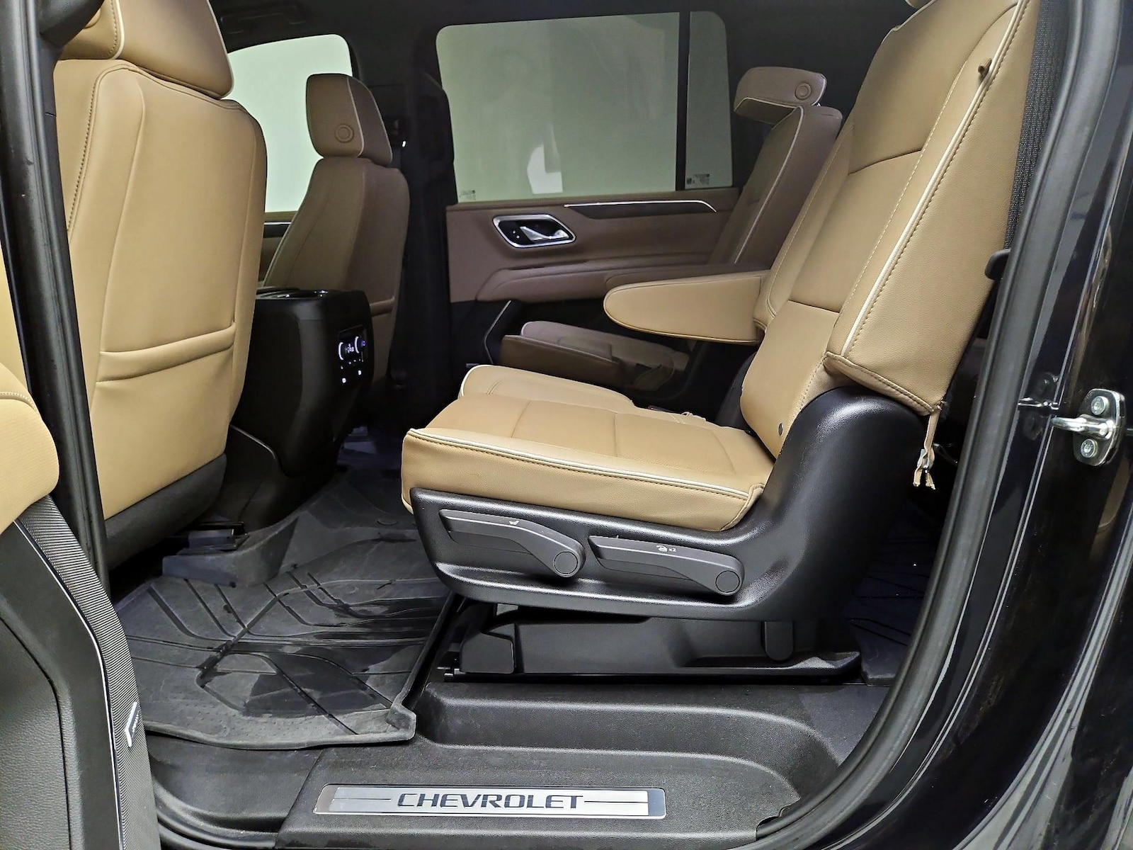 2024 Chevrolet Suburban Premier - Photo 20