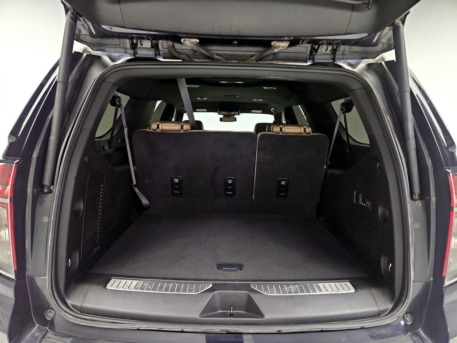 2024 Chevrolet Suburban Premier - Photo 22