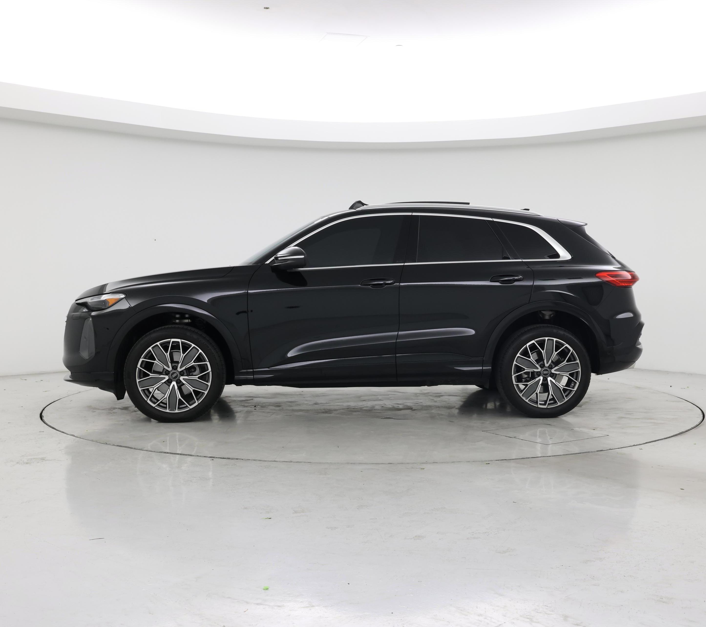 Thumbnail: 2025 Audi Q5 - 3