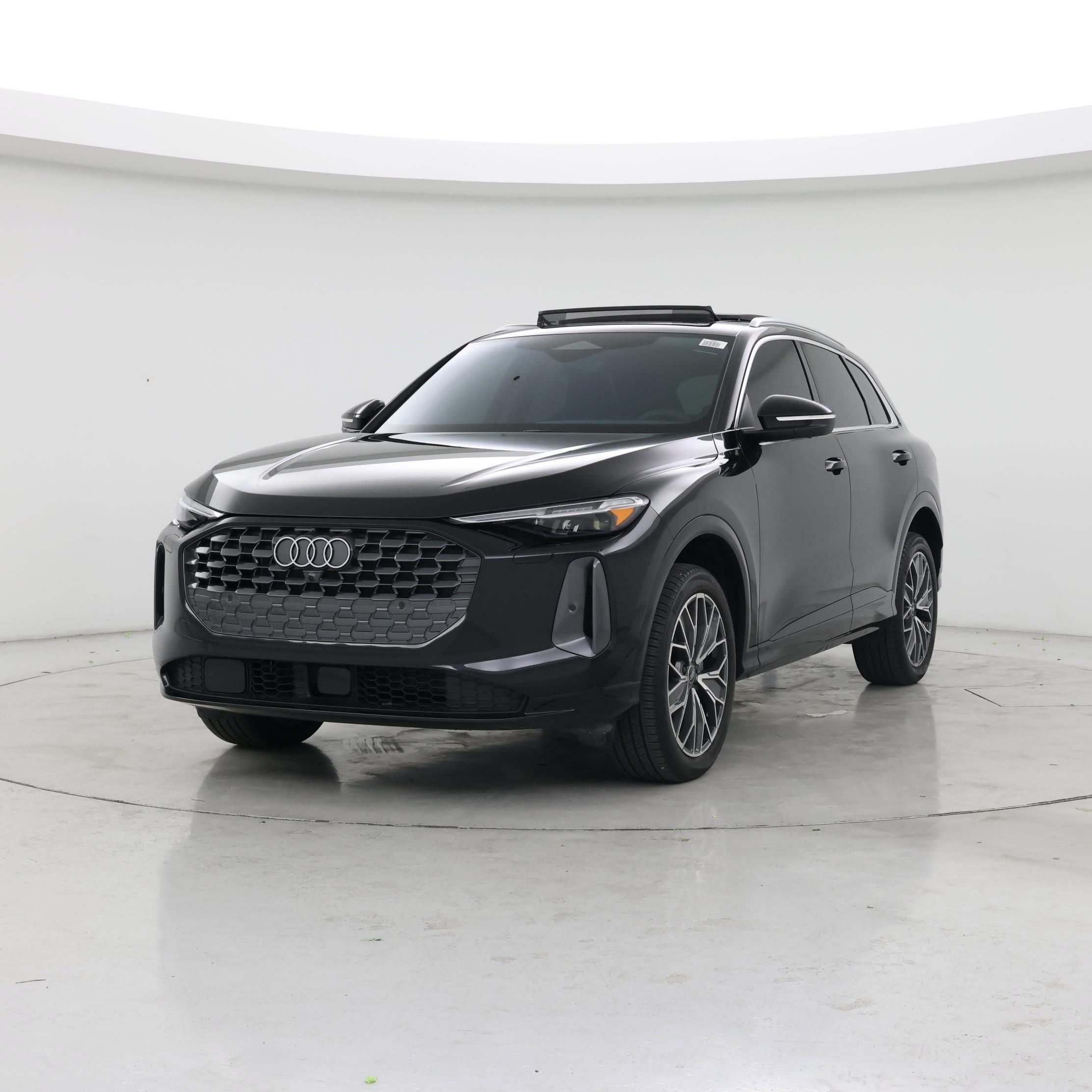 Thumbnail: 2025 Audi Q5 - 4