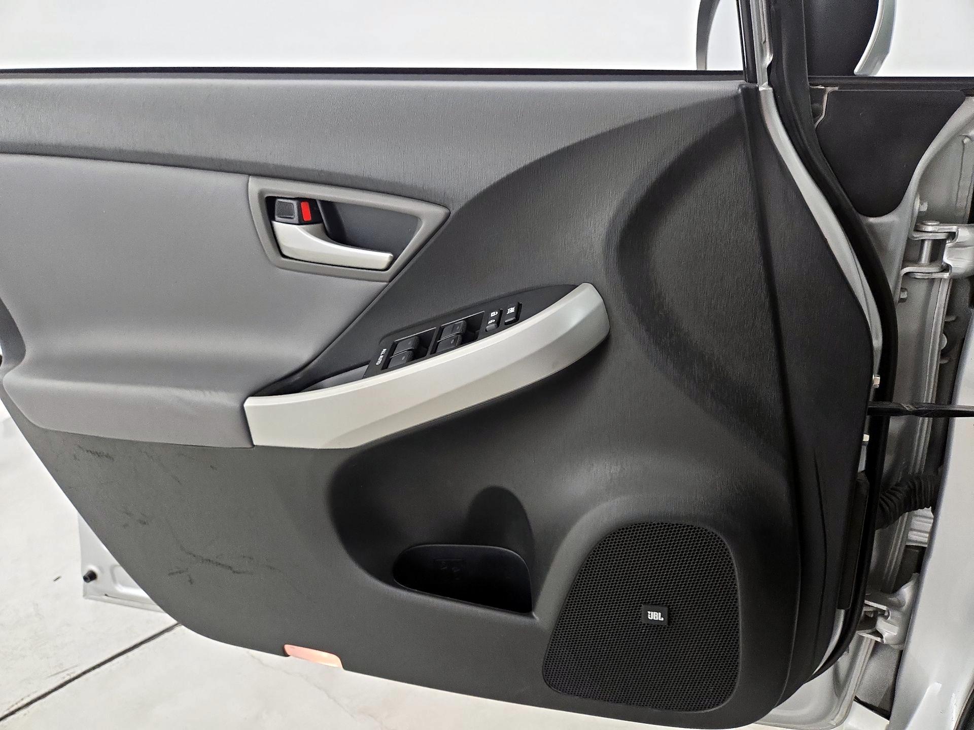 Thumbnail: 2014 Toyota Prius - 12