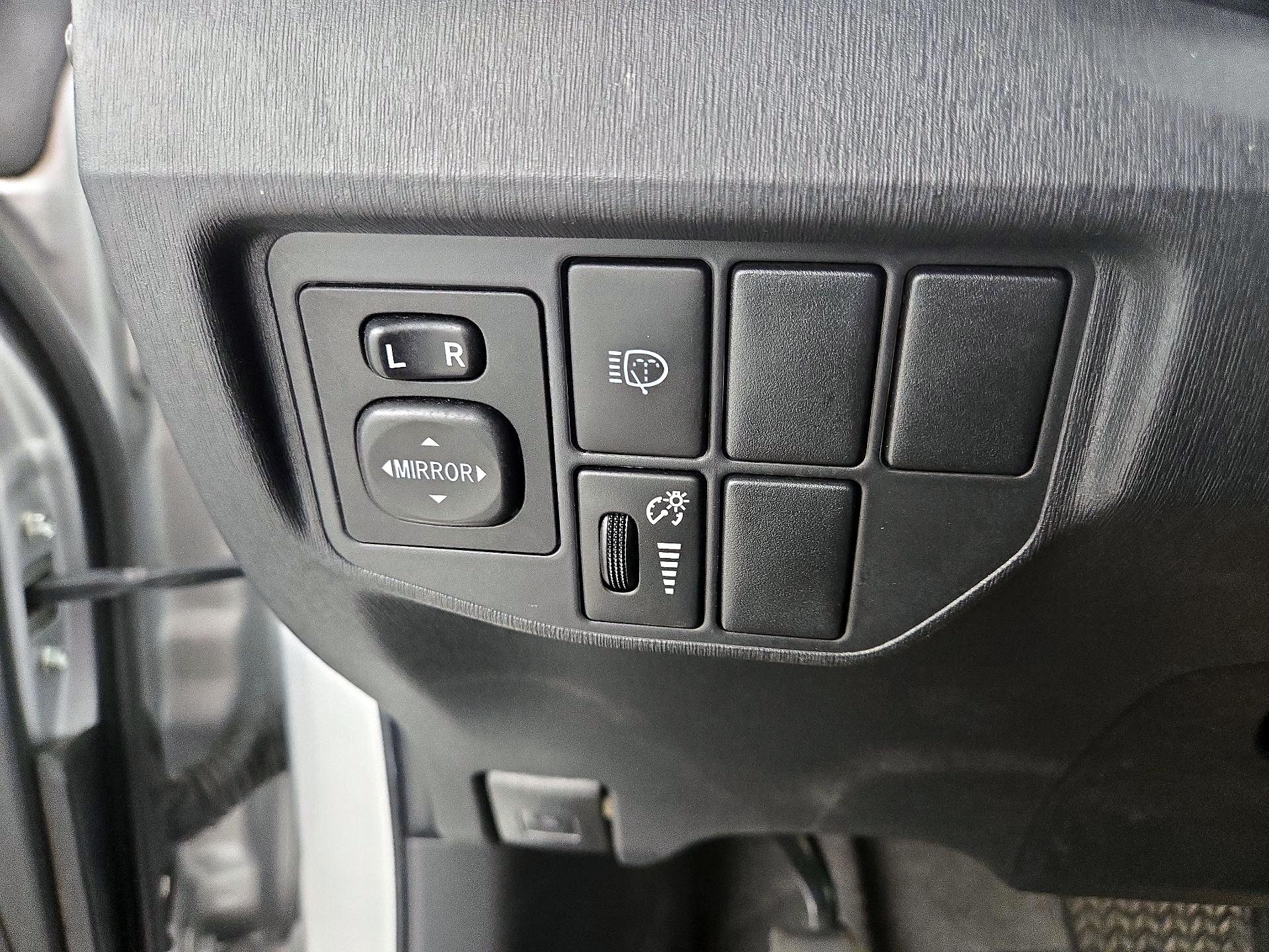 Thumbnail: 2014 Toyota Prius - 13