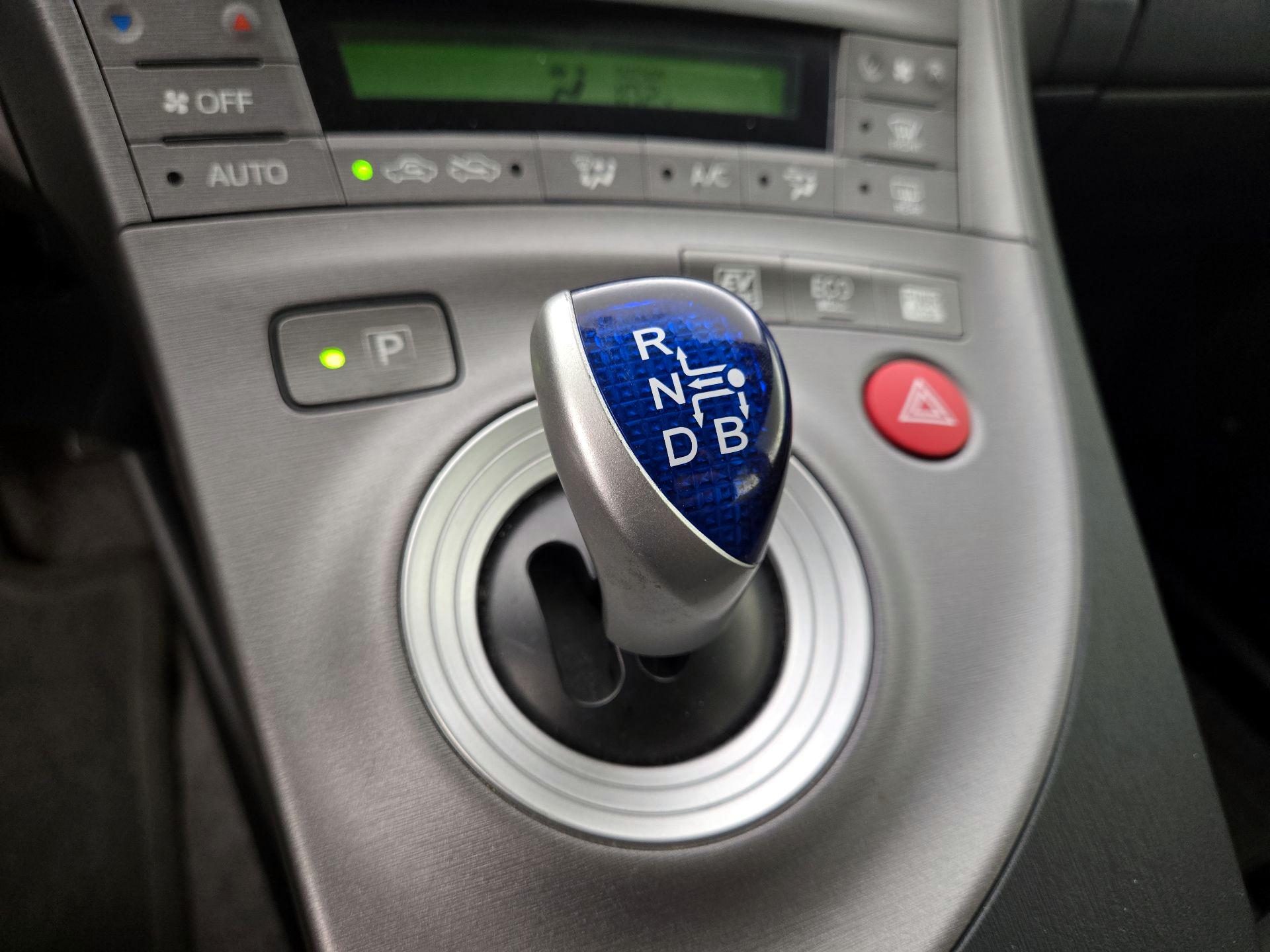 Thumbnail: 2014 Toyota Prius - 17
