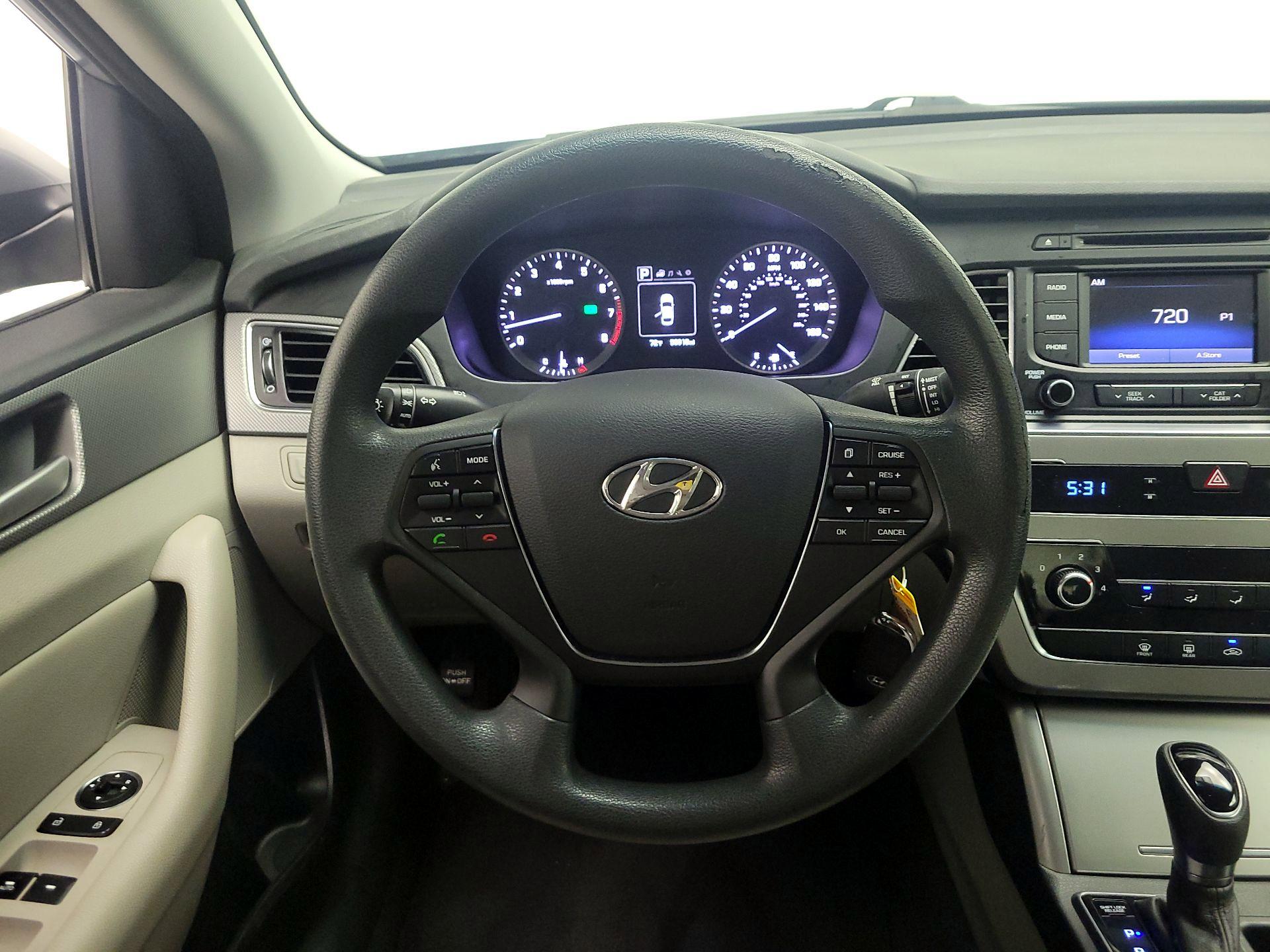 Thumbnail: 2015 Hyundai Sonata - 10