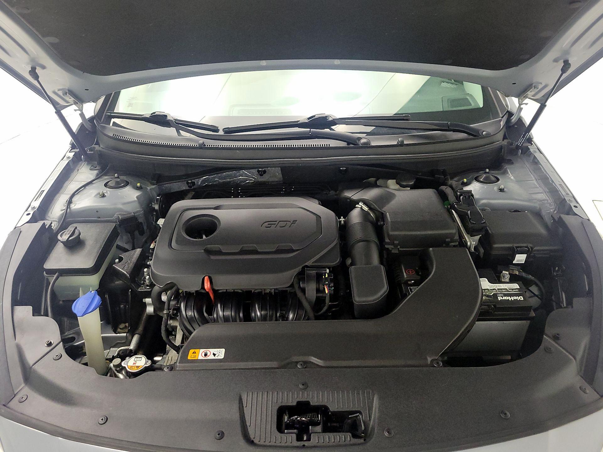 Thumbnail: 2015 Hyundai Sonata - 19