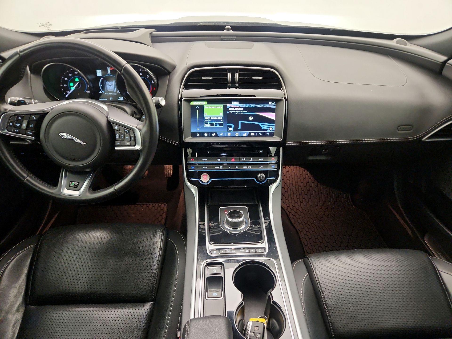 Thumbnail: 2017 Jaguar XE - 9