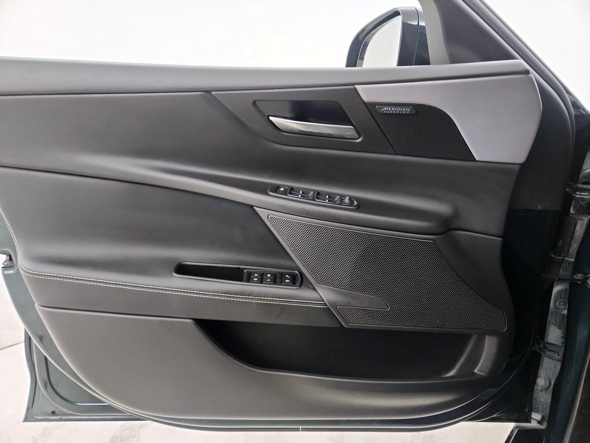 Thumbnail: 2017 Jaguar XE - 12