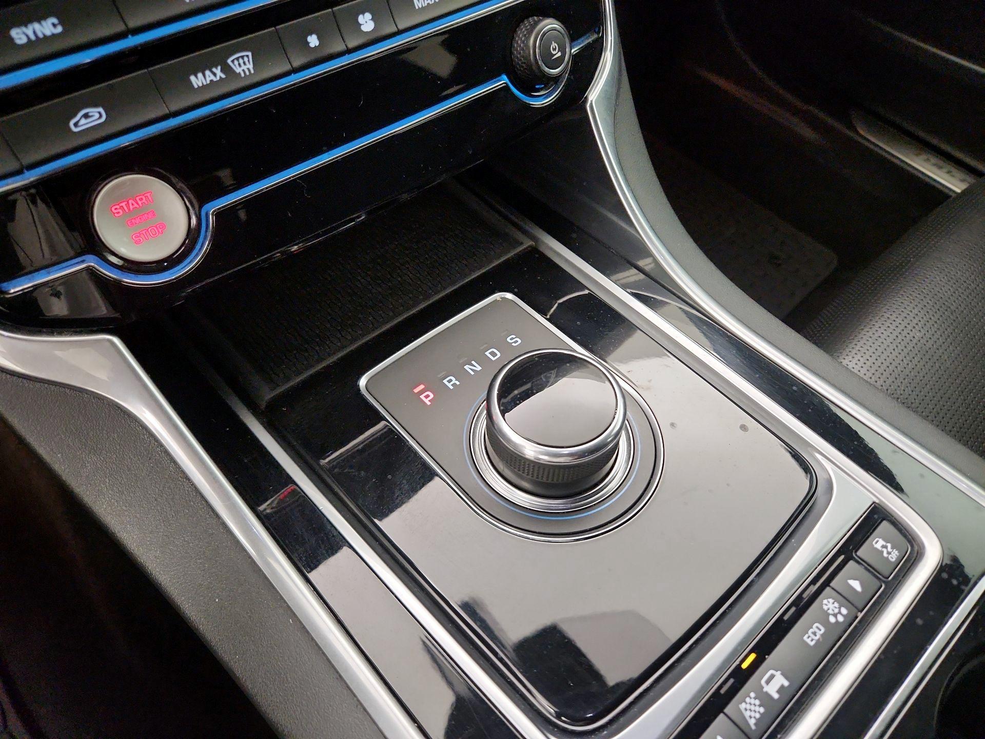 Thumbnail: 2017 Jaguar XE - 18