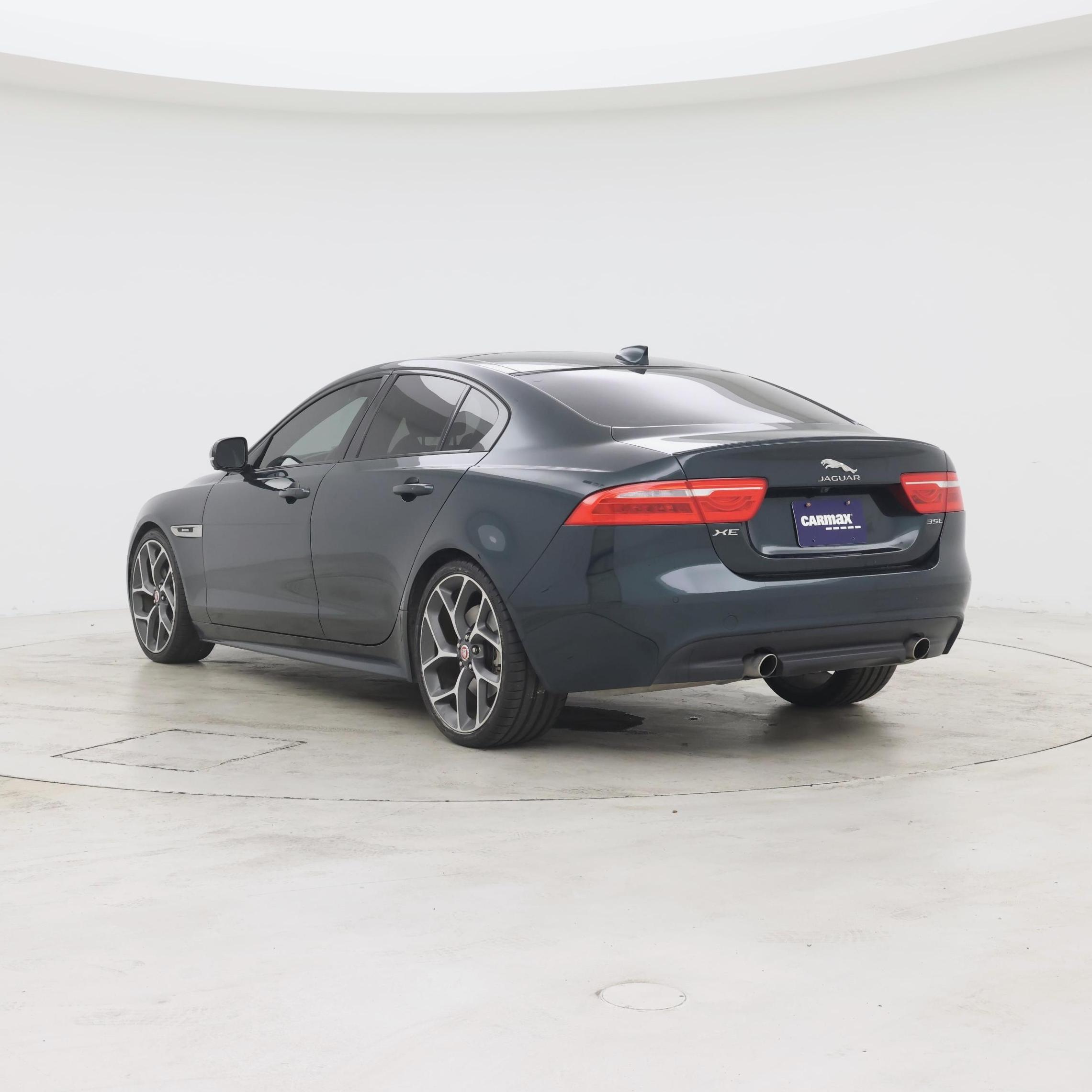 Thumbnail: 2017 Jaguar XE - 2