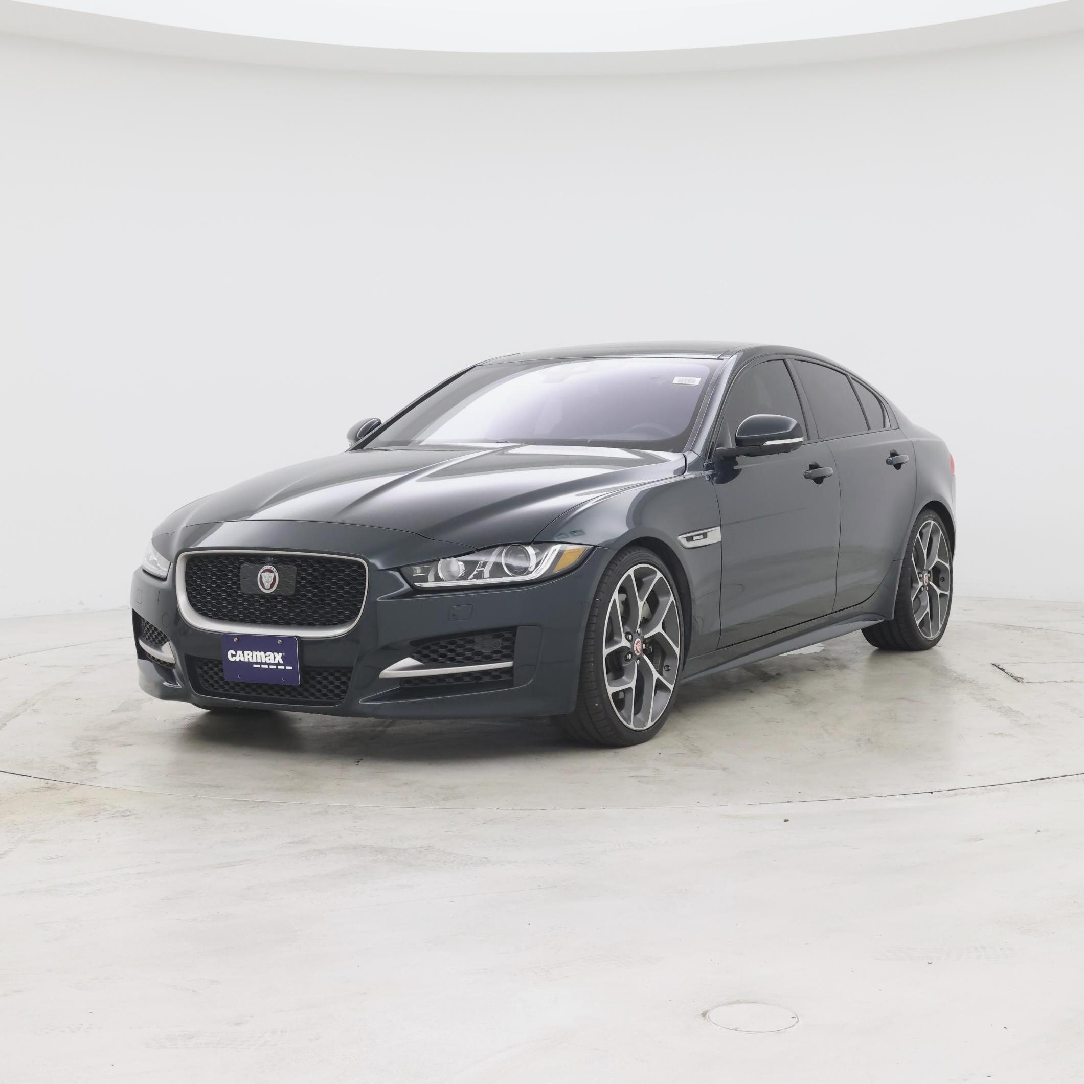 Thumbnail: 2017 Jaguar XE - 4