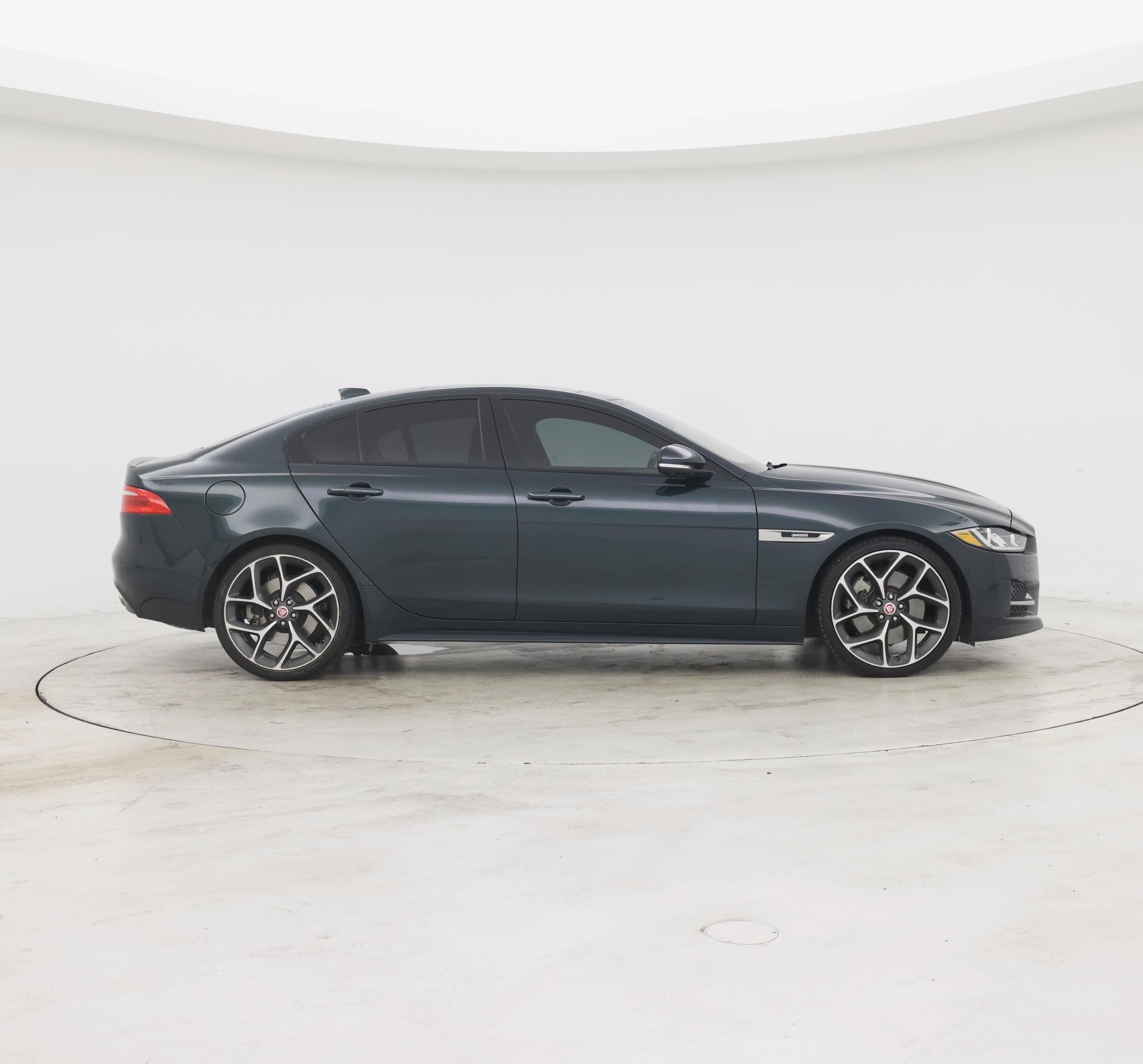 Thumbnail: 2017 Jaguar XE - 7