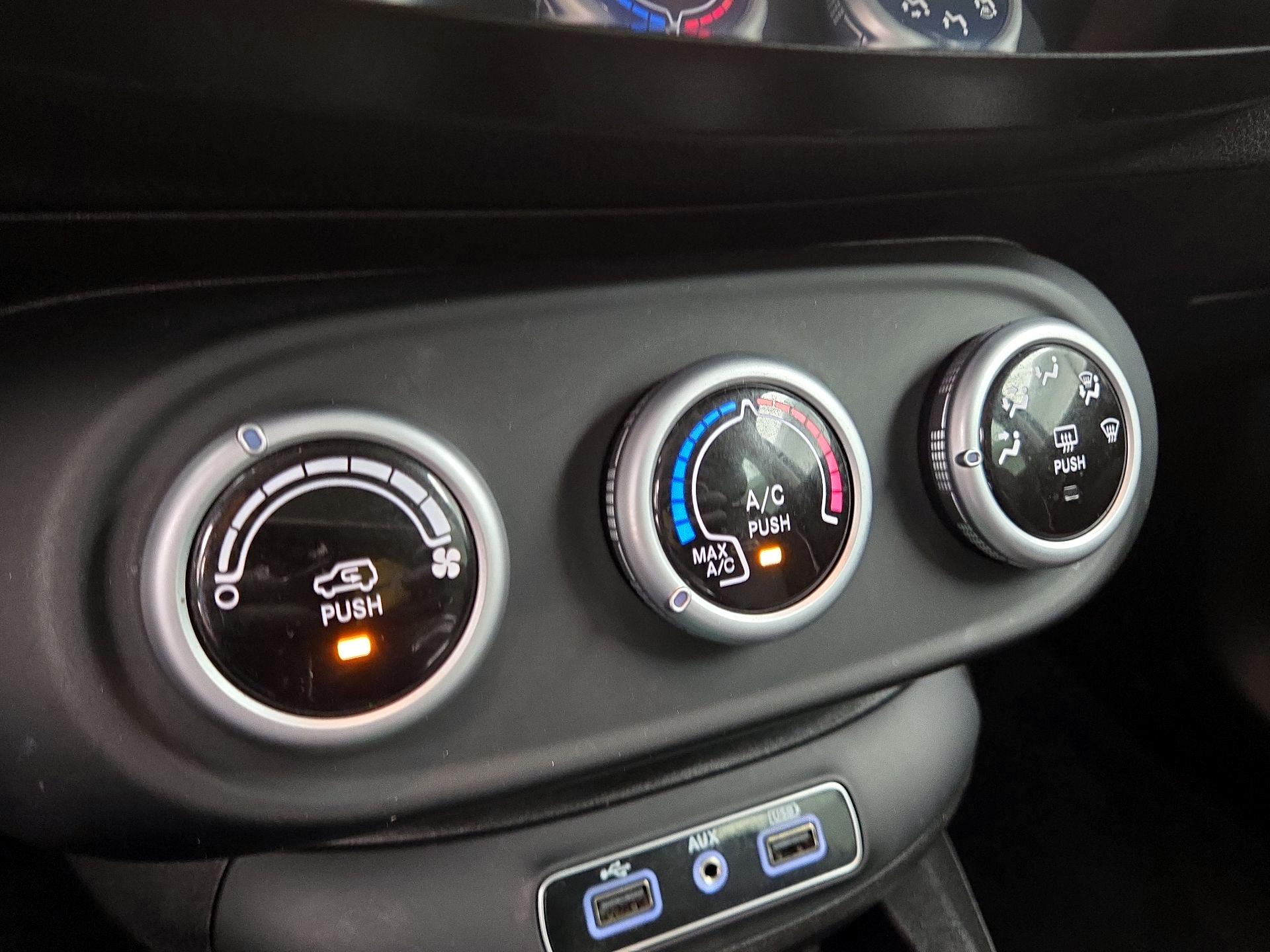 Thumbnail: 2018 Fiat 500X - 16