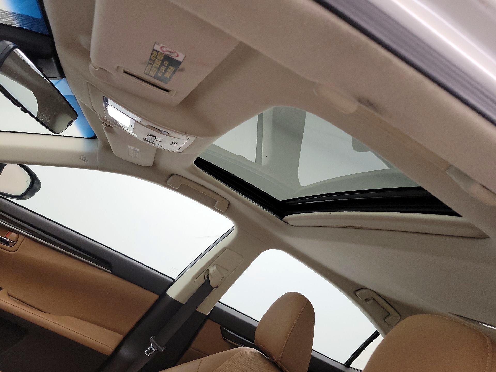 Thumbnail: 2017 Lexus ES - 16