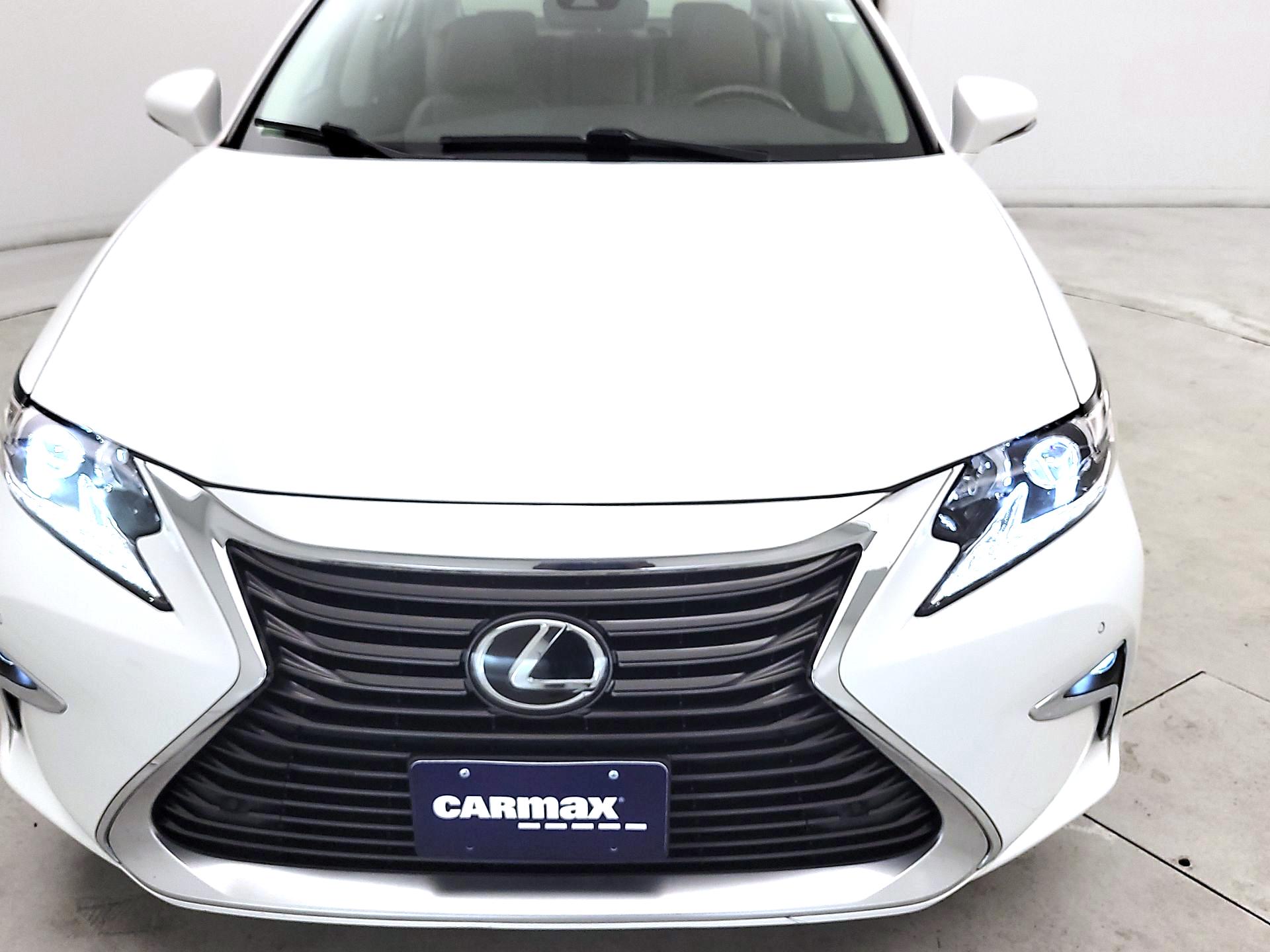 Thumbnail: 2017 Lexus ES - 2