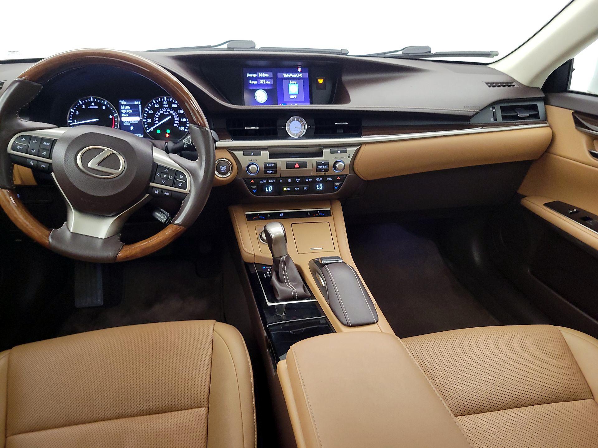 Thumbnail: 2017 Lexus ES - 8