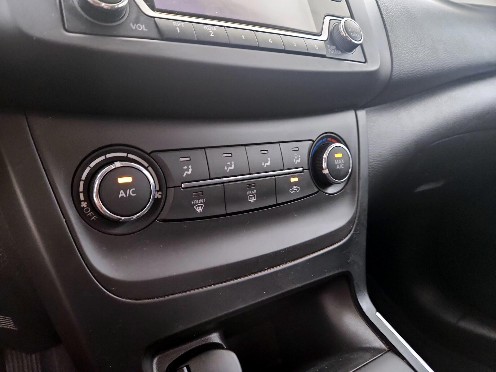 2018 Nissan Sentra S - Photo 16