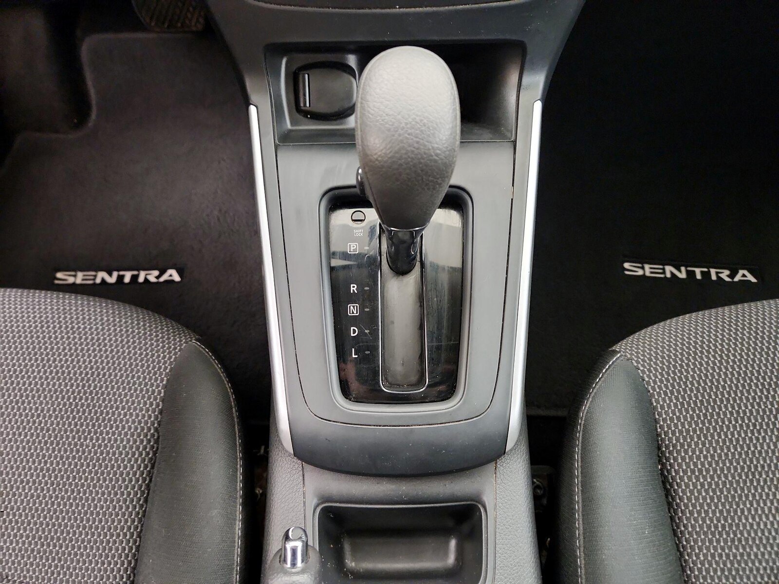 2018 Nissan Sentra S - Photo 17