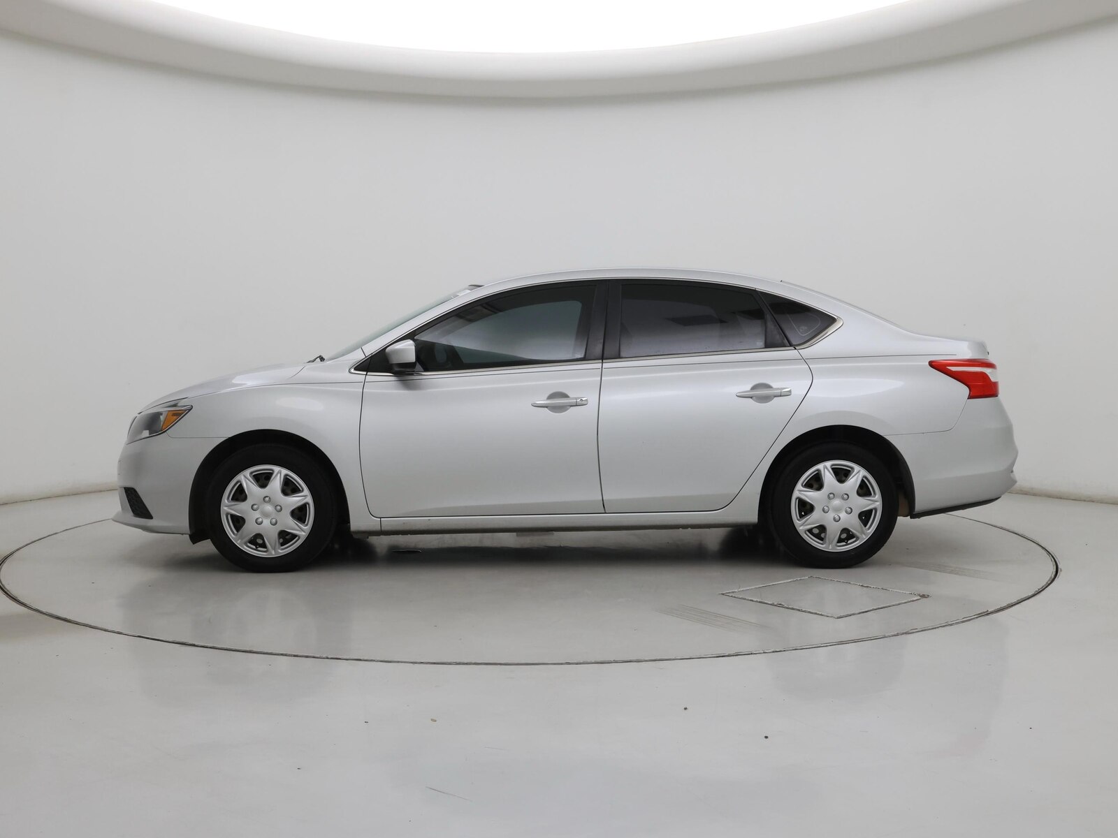 2018 Nissan Sentra S - Photo 4