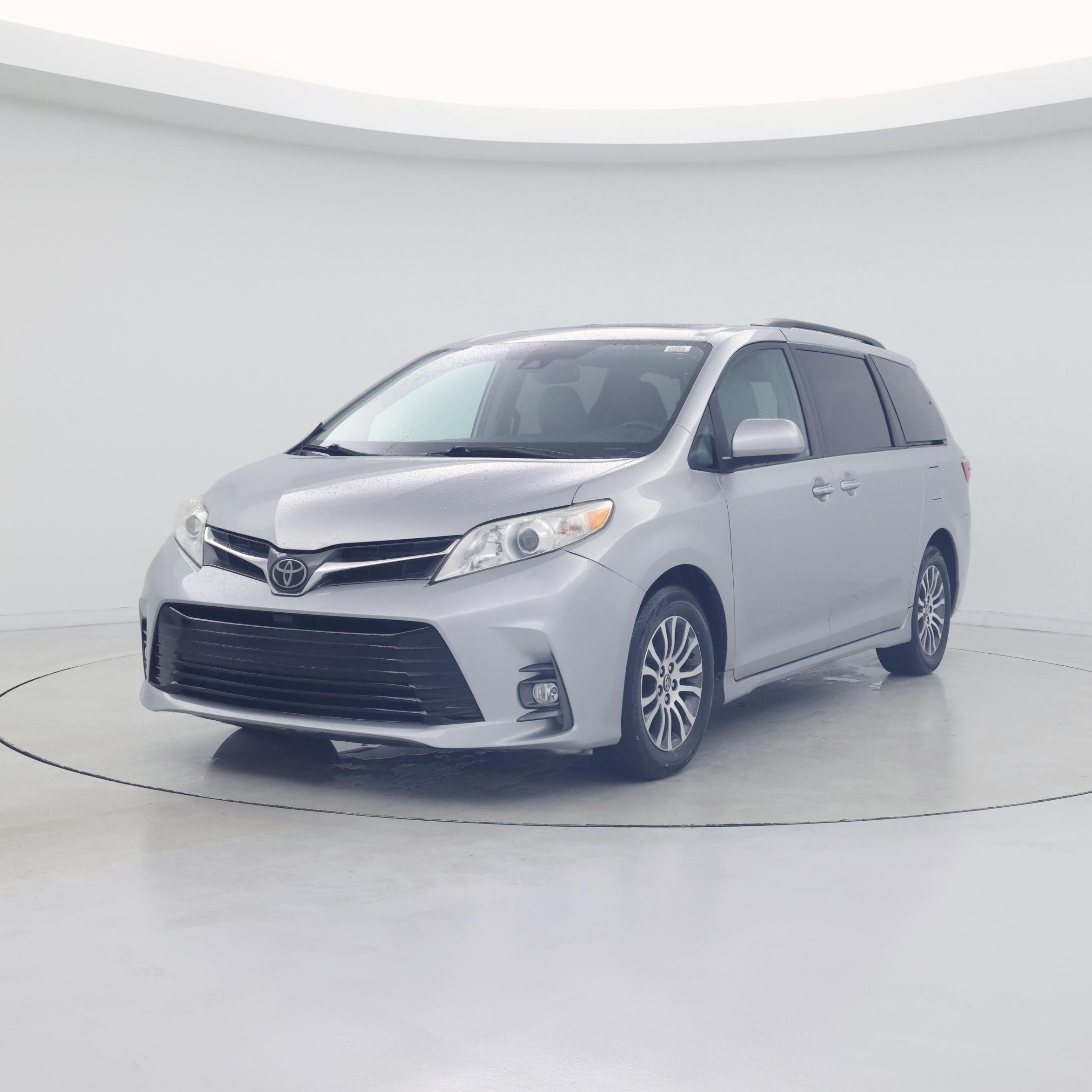 Thumbnail: 2019 Toyota Sienna - 4